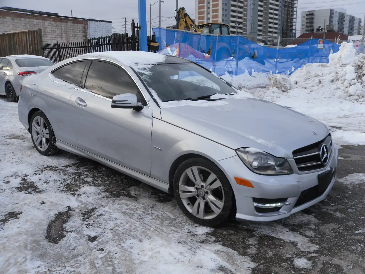 Mercedes-Benz C-Class снимка Mercedes-Benz C-Class