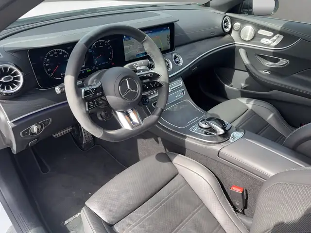 Mercedes-Benz E Class view 10