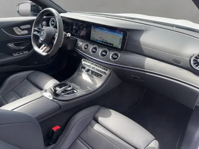 Mercedes-Benz E Class view 15