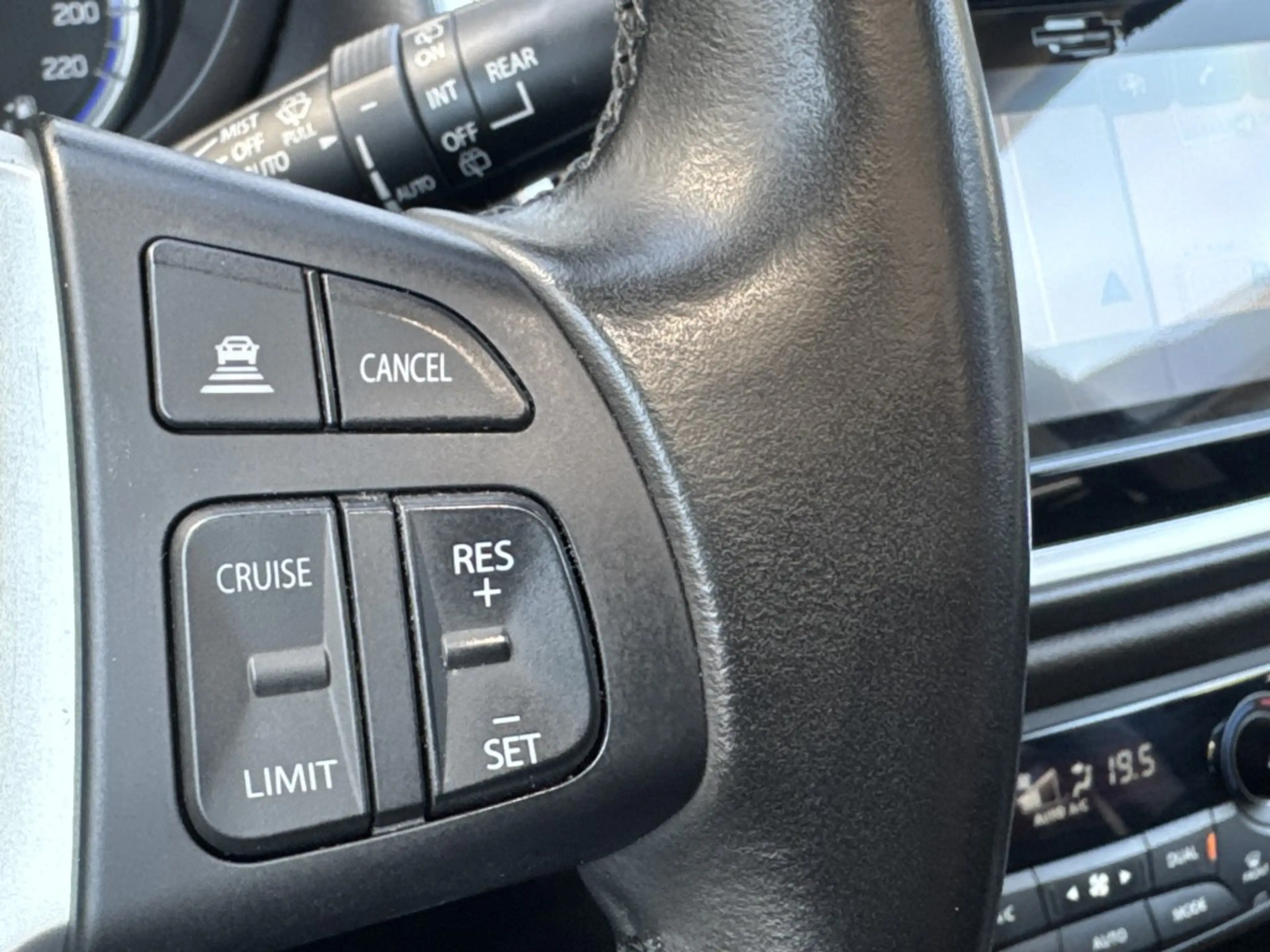 Suzuki S-Cross 1.4 Boosterjet Style Smart Hybrid — photo 11