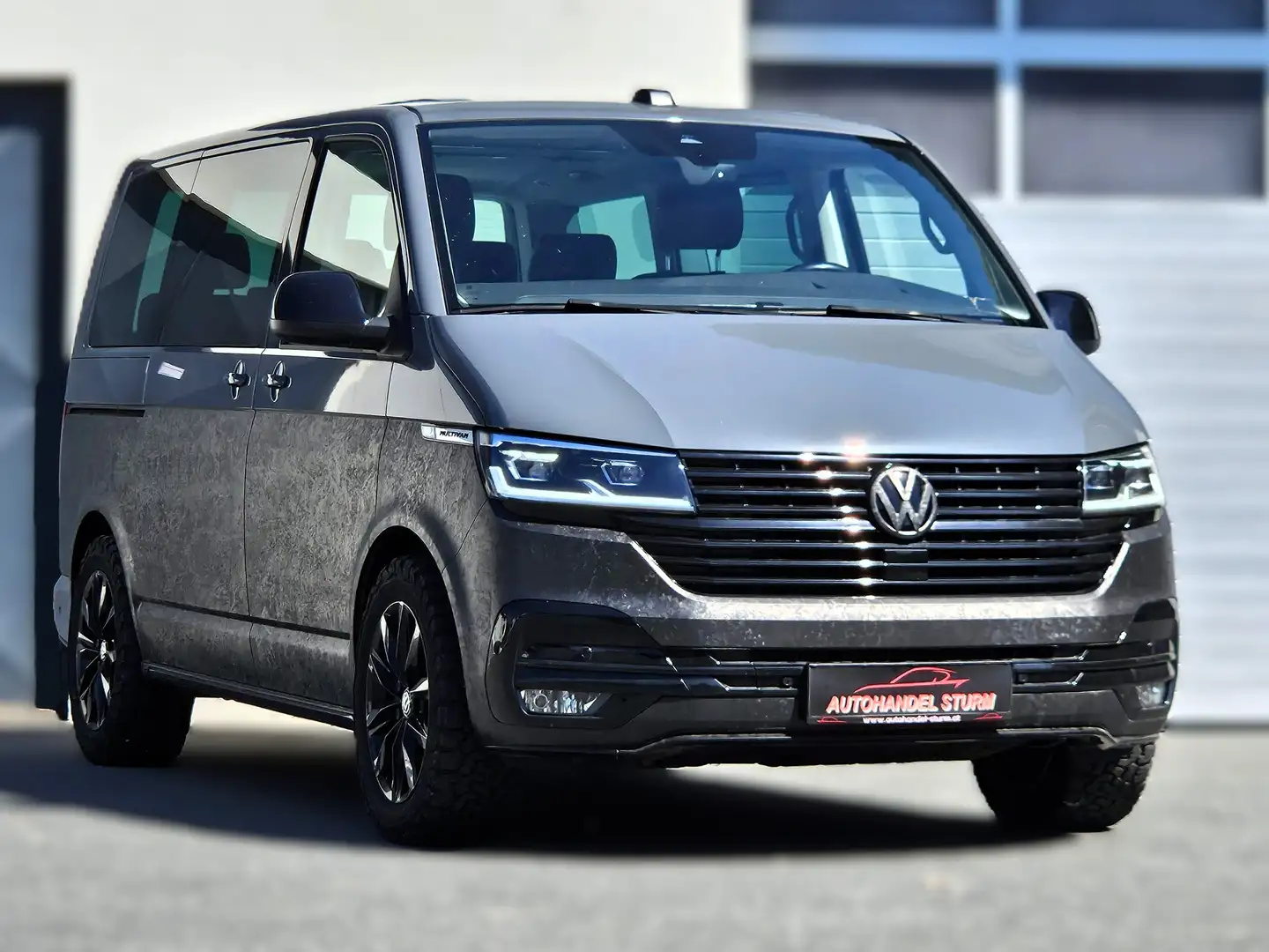Volkswagen T6.1 Multivan 2.0TDI GenerationSix 4M DSG *Sportpaket *DCC*LED* Grau - 1