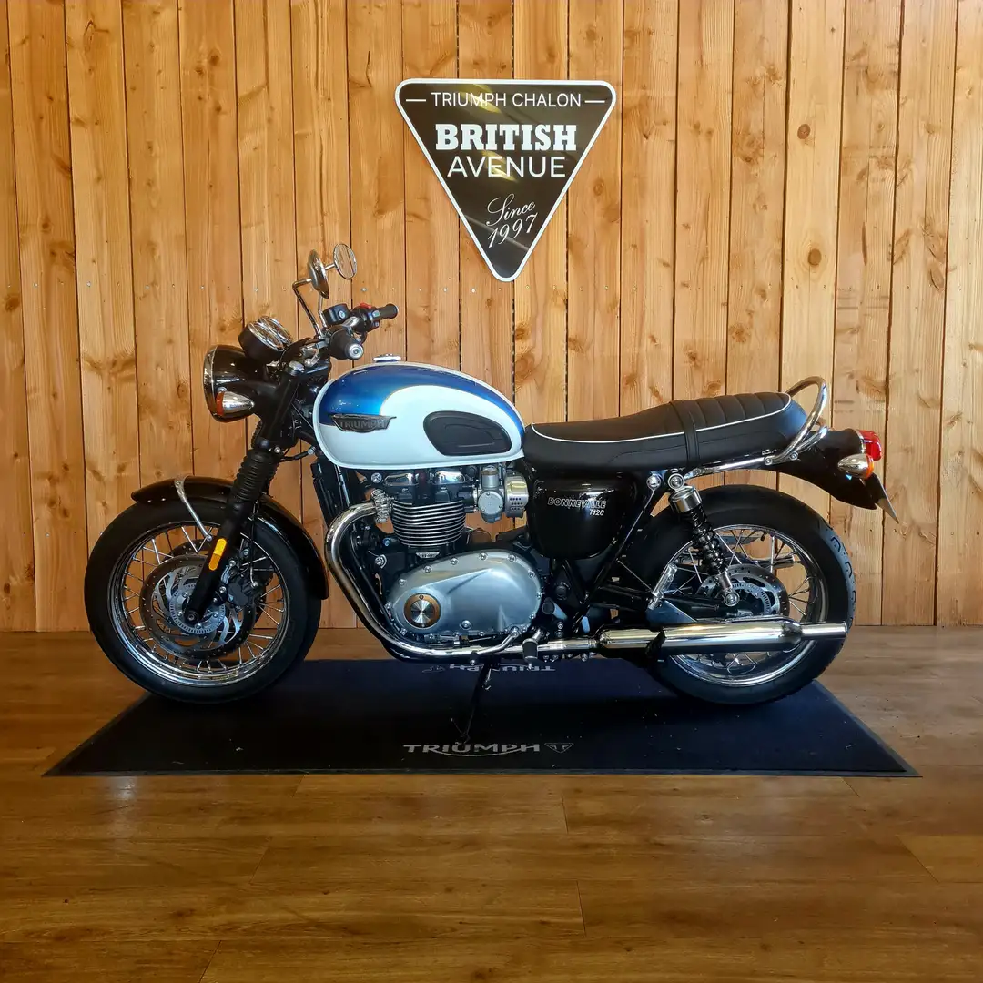 Triumph Bonneville T120 - 2