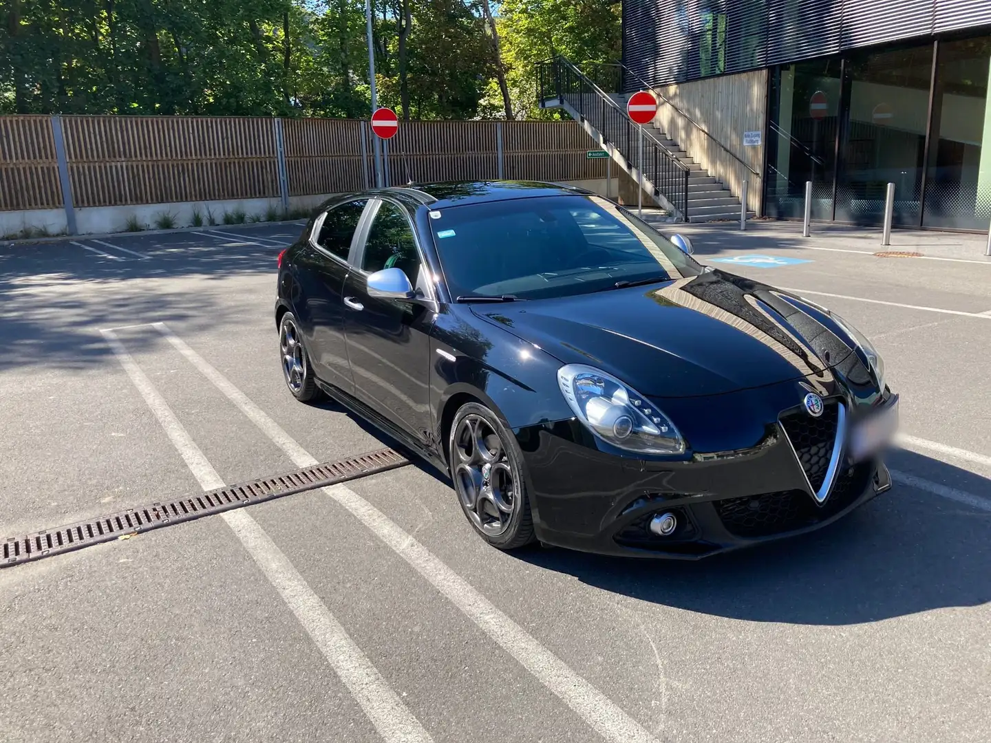 Alfa Romeo Giulietta Exclusive 2,0 JTDM -2 TCT Schwarz - 1