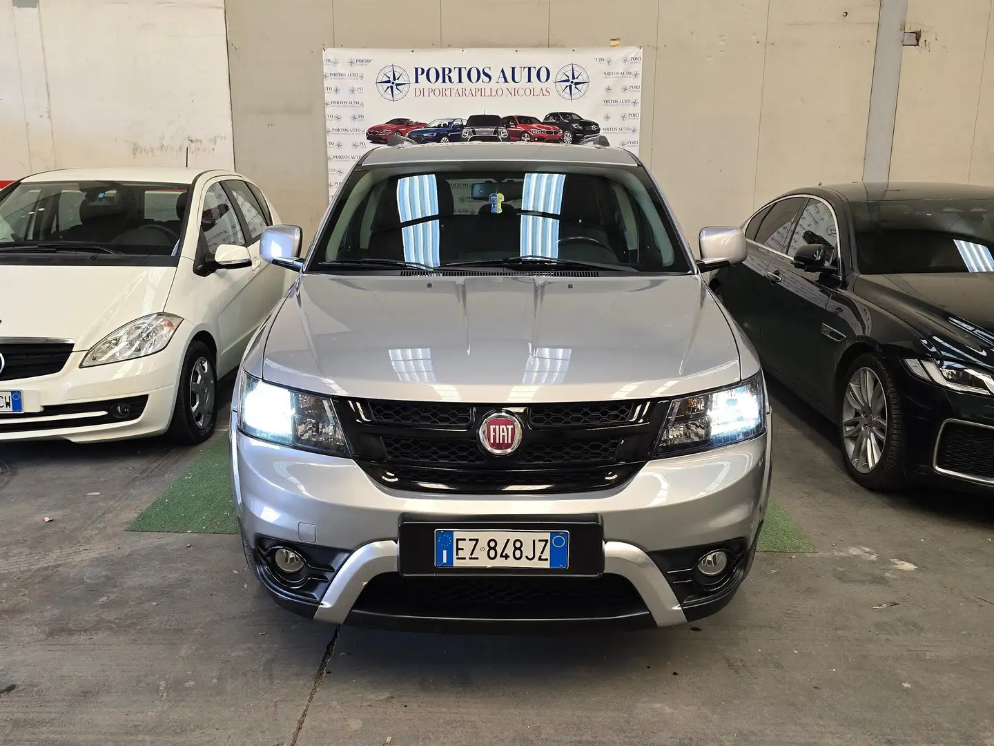 Fiat Freemont Freemont 2.0 mjt 16v Cross 4x4 170cv auto Gris - 1