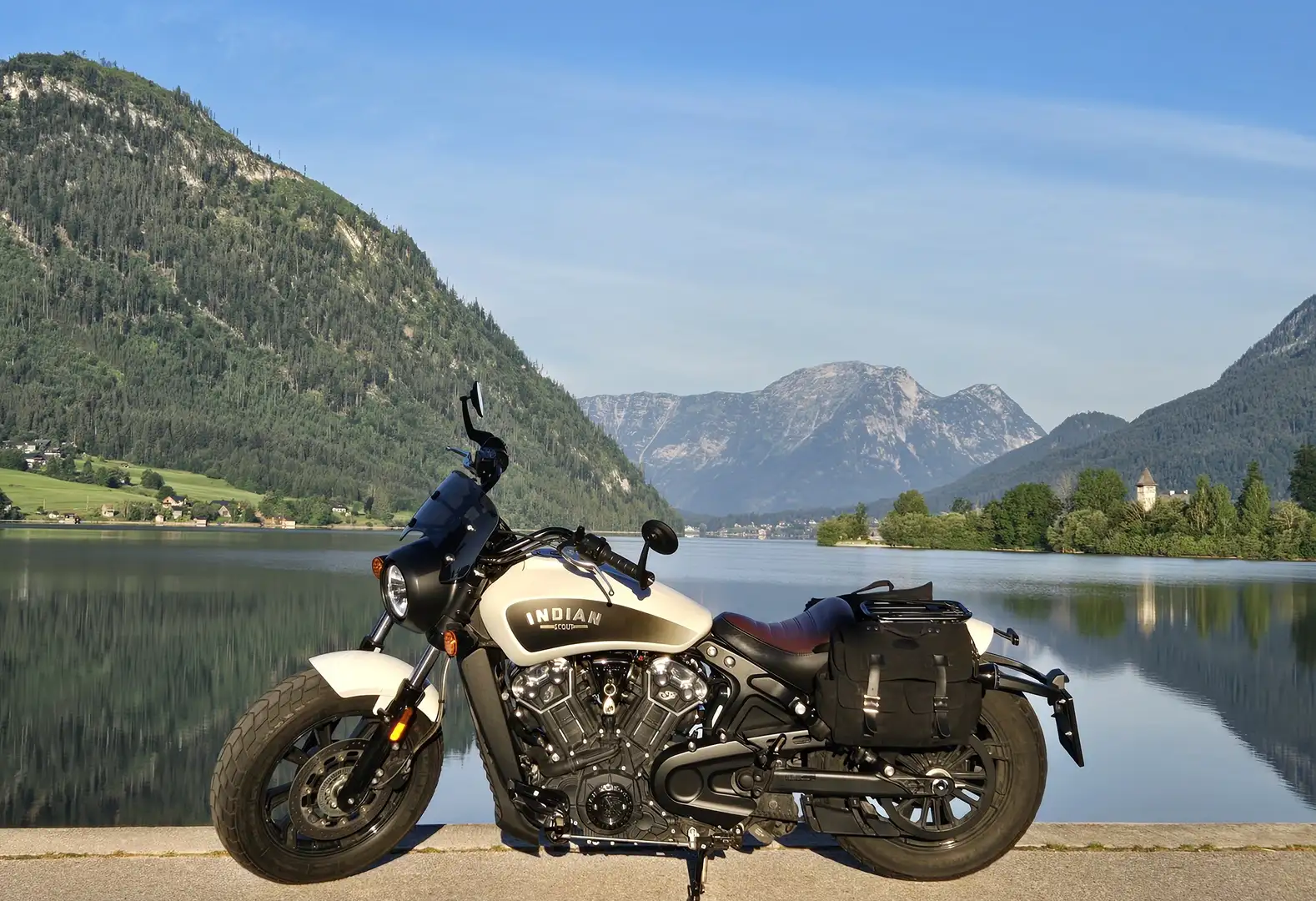 Indian Scout Bobber M/T/A00 Weiß - 1