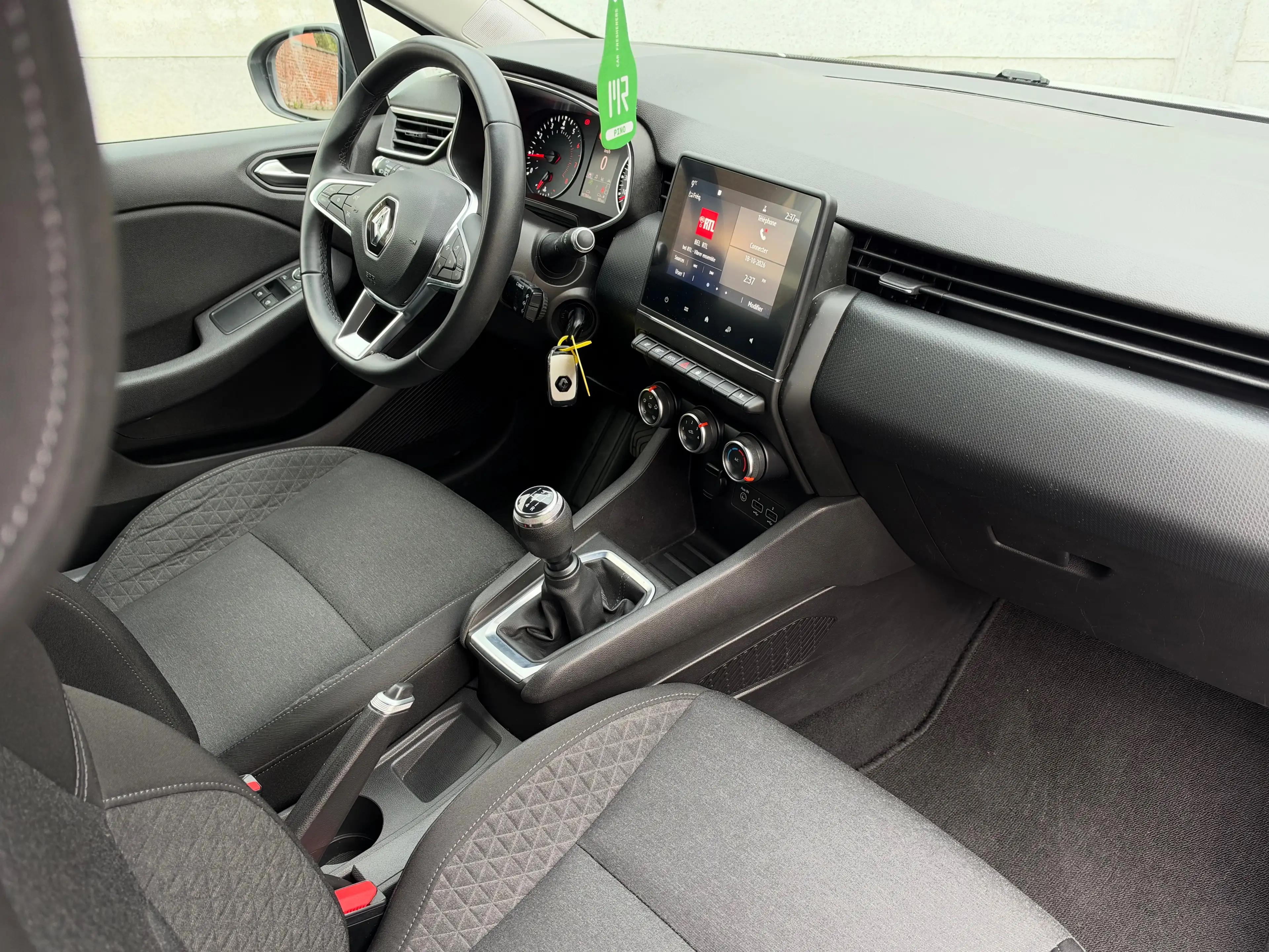 Renault Clio CarPlay - Carnet complet - Garantie 12 mois ! - Sièges chauffants - Air co — photo 10