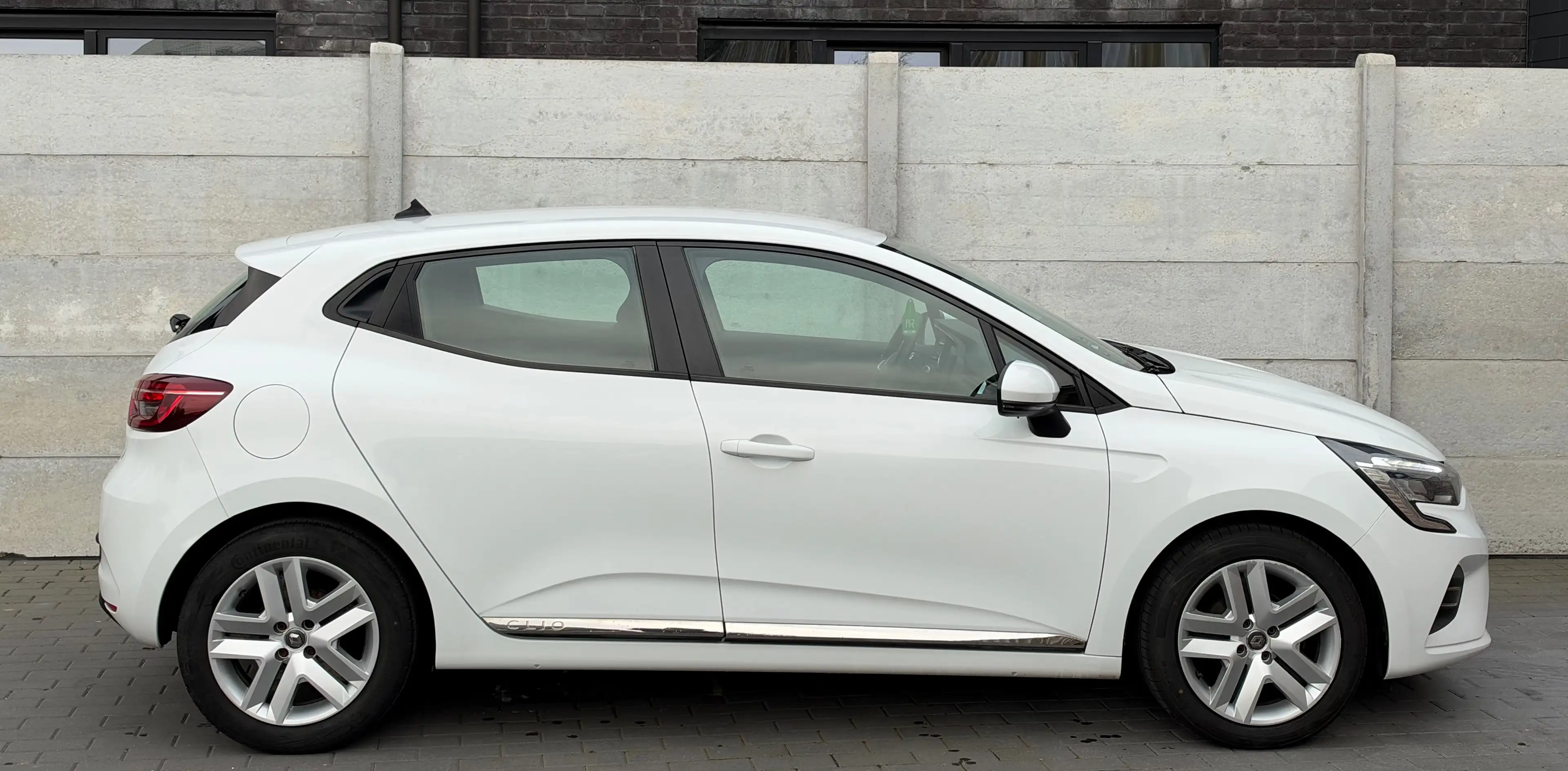 Renault Clio CarPlay - Carnet complet - Garantie 12 mois ! - Sièges chauffants - Air co — photo 5