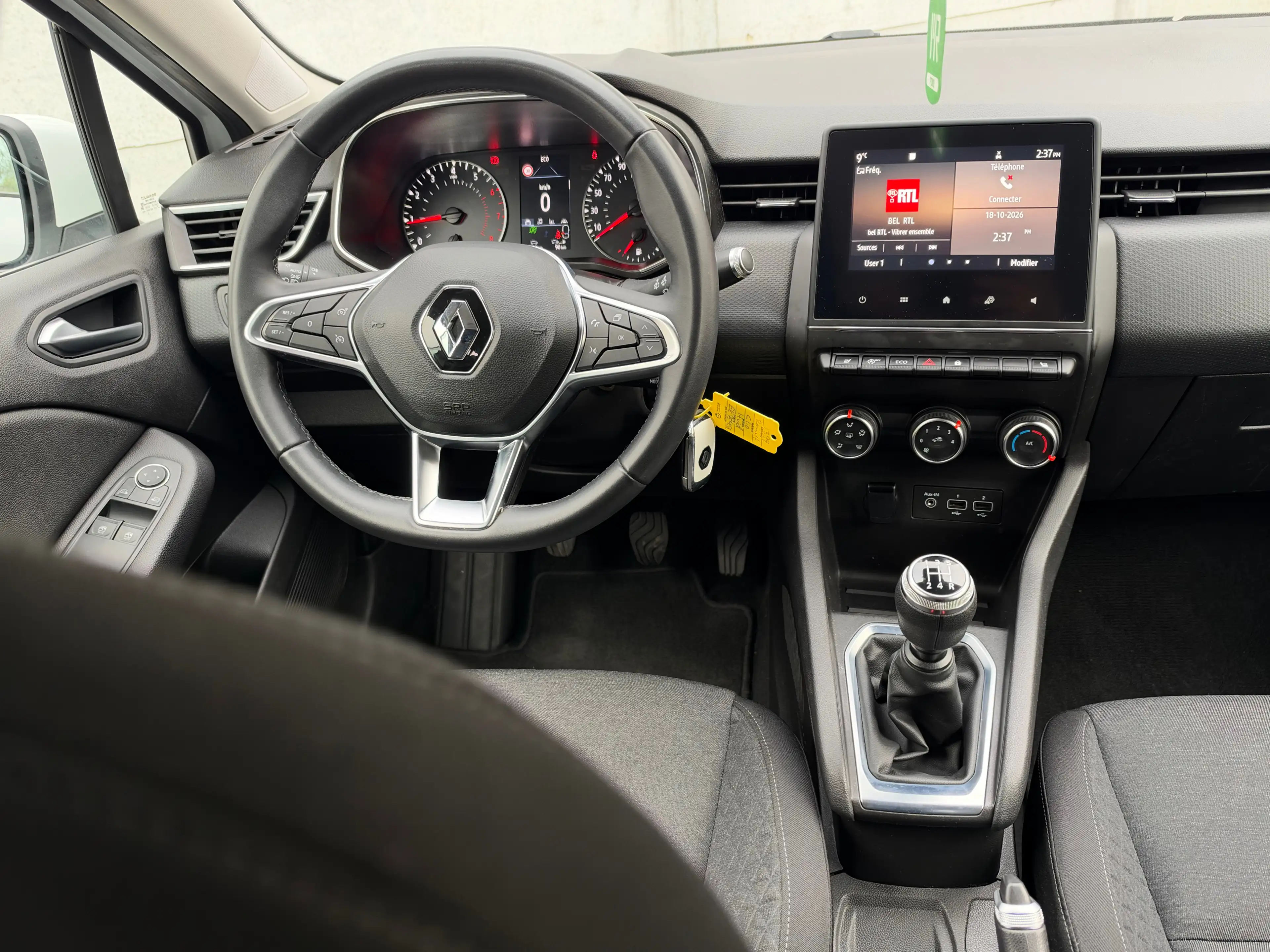Renault Clio CarPlay - Carnet complet - Garantie 12 mois ! - Sièges chauffants - Air co — photo 11