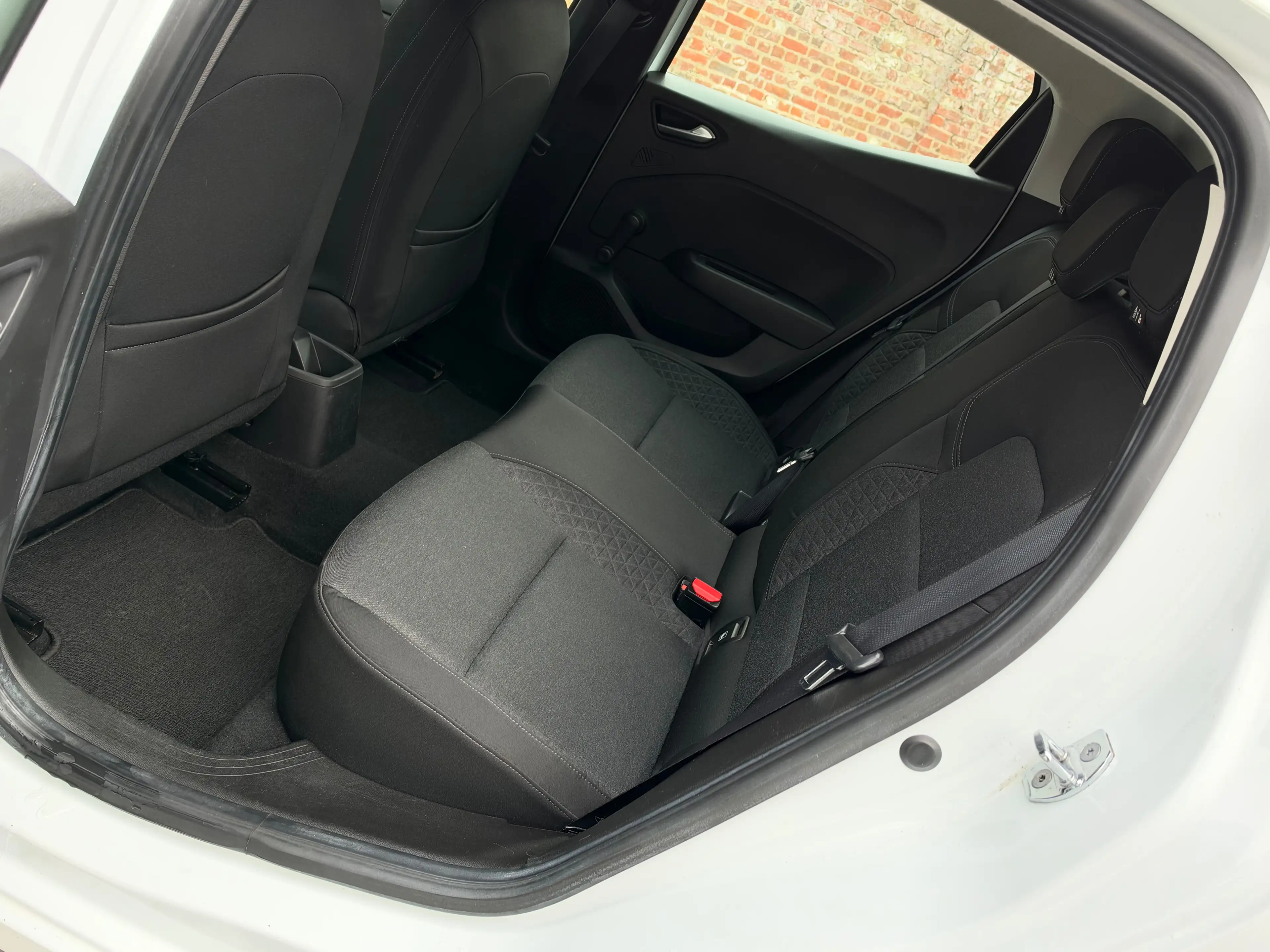 Renault Clio CarPlay - Carnet complet - Garantie 12 mois ! - Sièges chauffants - Air co — photo 14