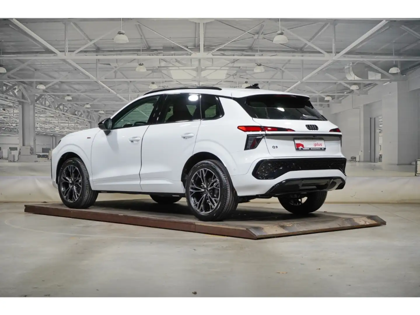 Audi Q3 SUV TFSI S tronic line AHK Weiß - 2