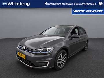 E-DITION / Navigatie / App connect / Parkeersensor