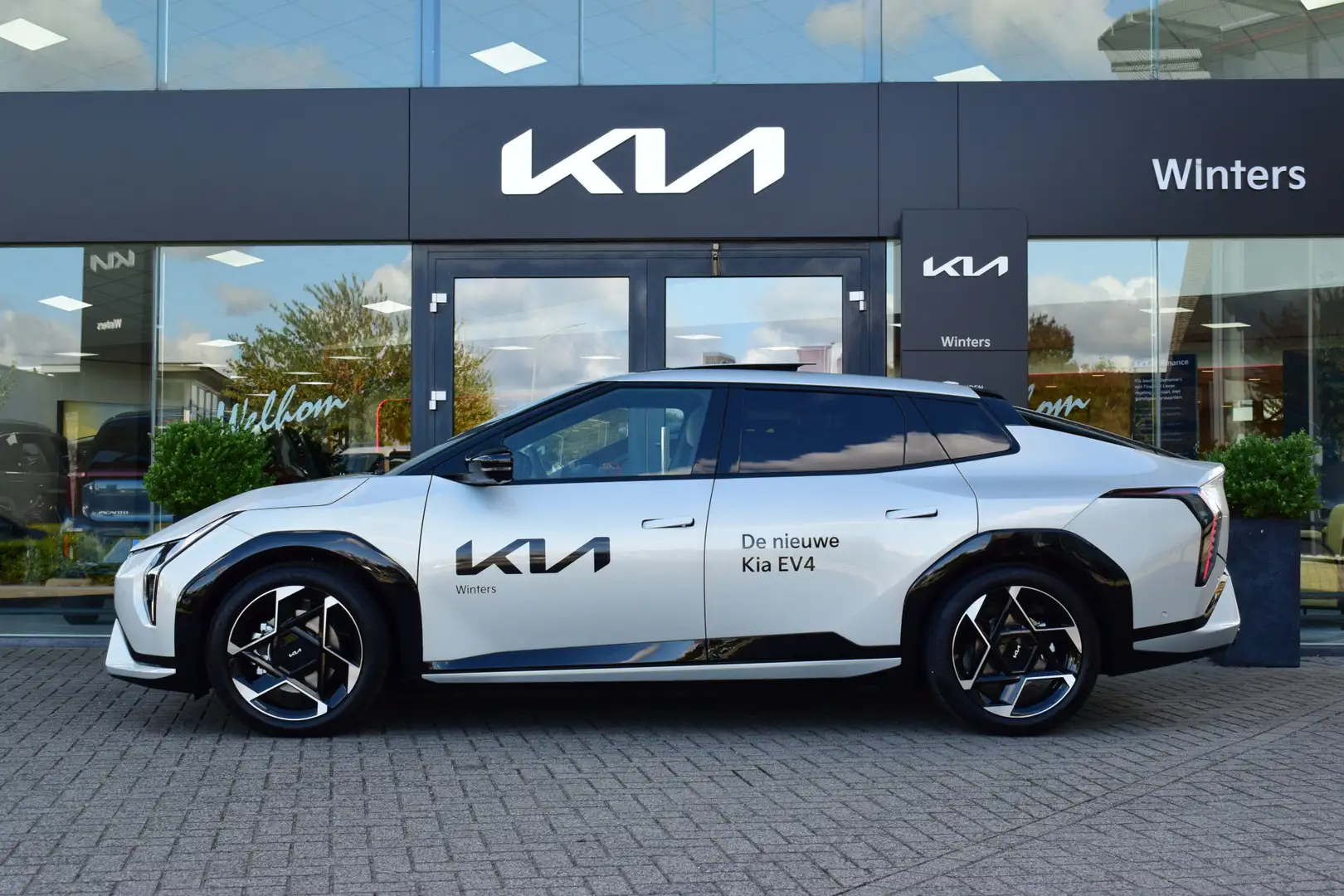 Kia EV4 Fastback GT-PlusLine 81.4 kWh | Direct leverbaar | Argent - 2