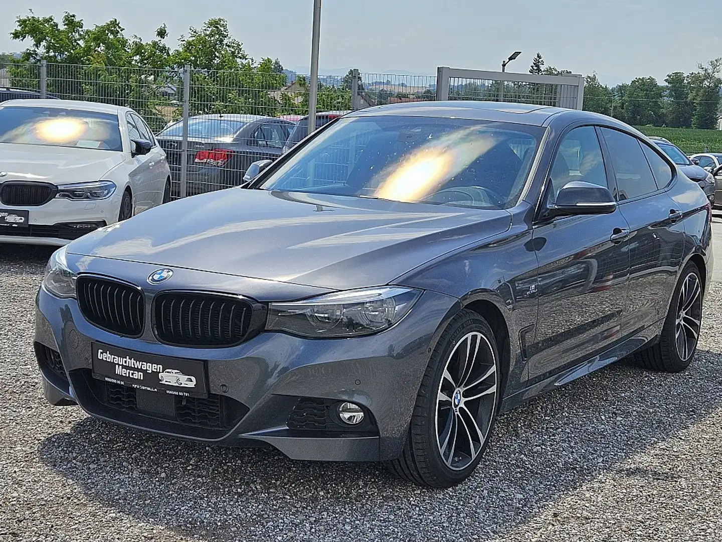 BMW 330 d xDrive Gran Turismo Aut. Grau - 1