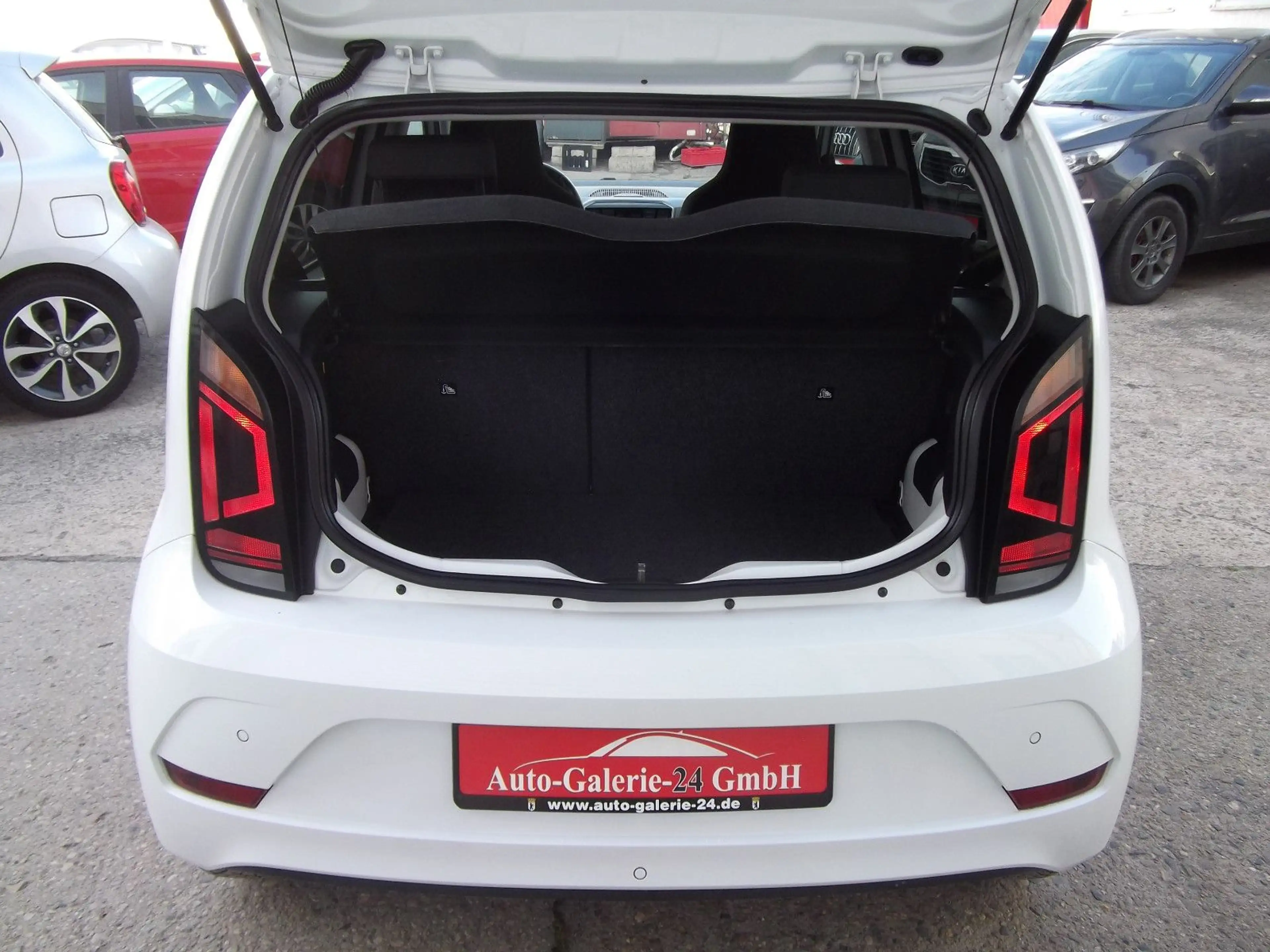 Volkswagen up! e-up! — photo 22