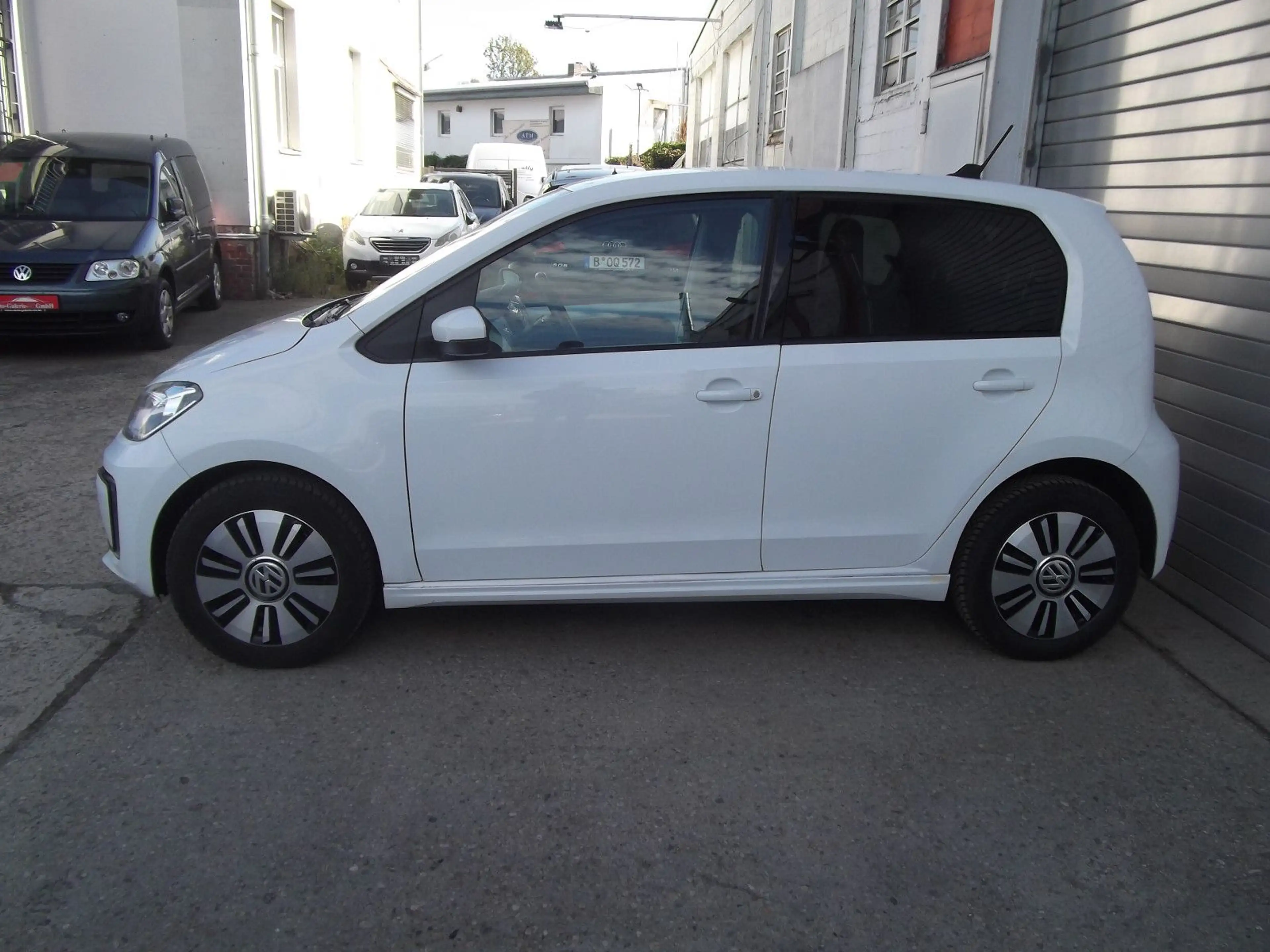 Volkswagen up! e-up! — photo 18