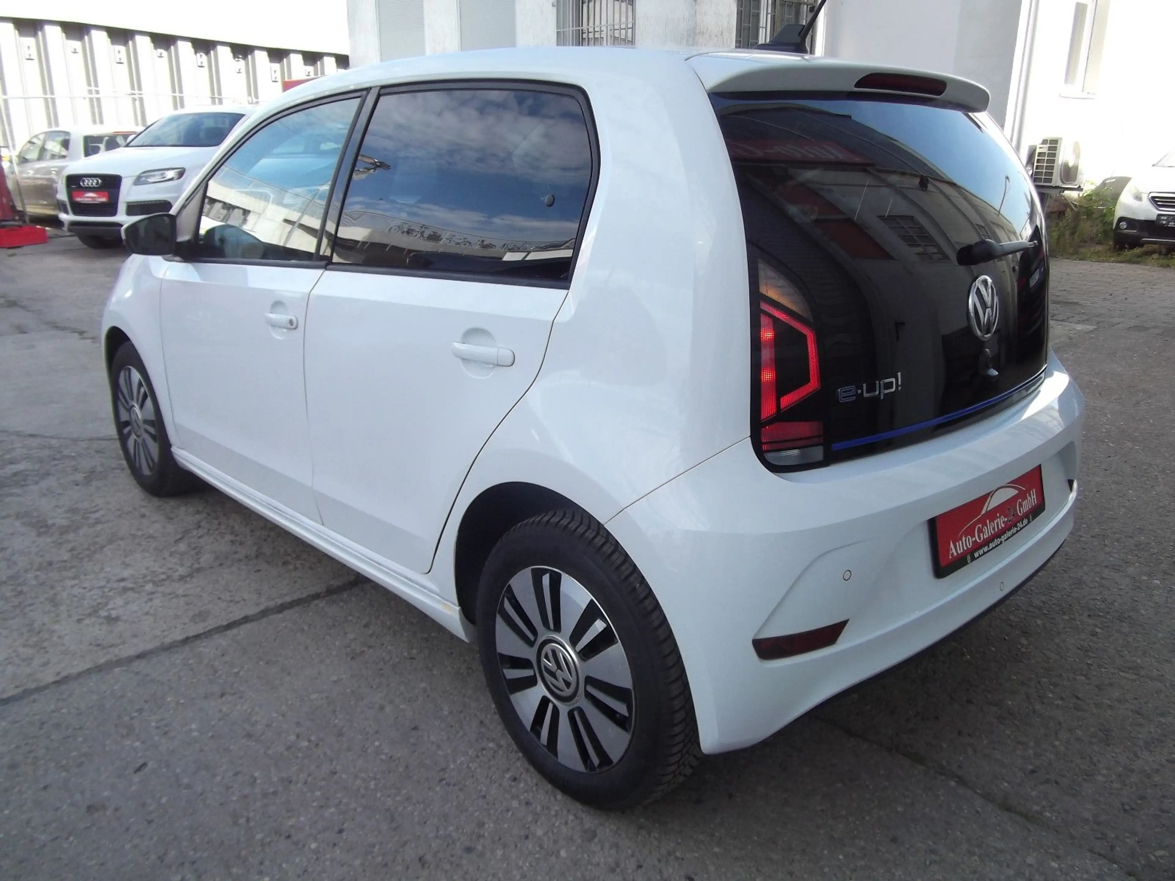 Volkswagen up! e-up! — photo 19