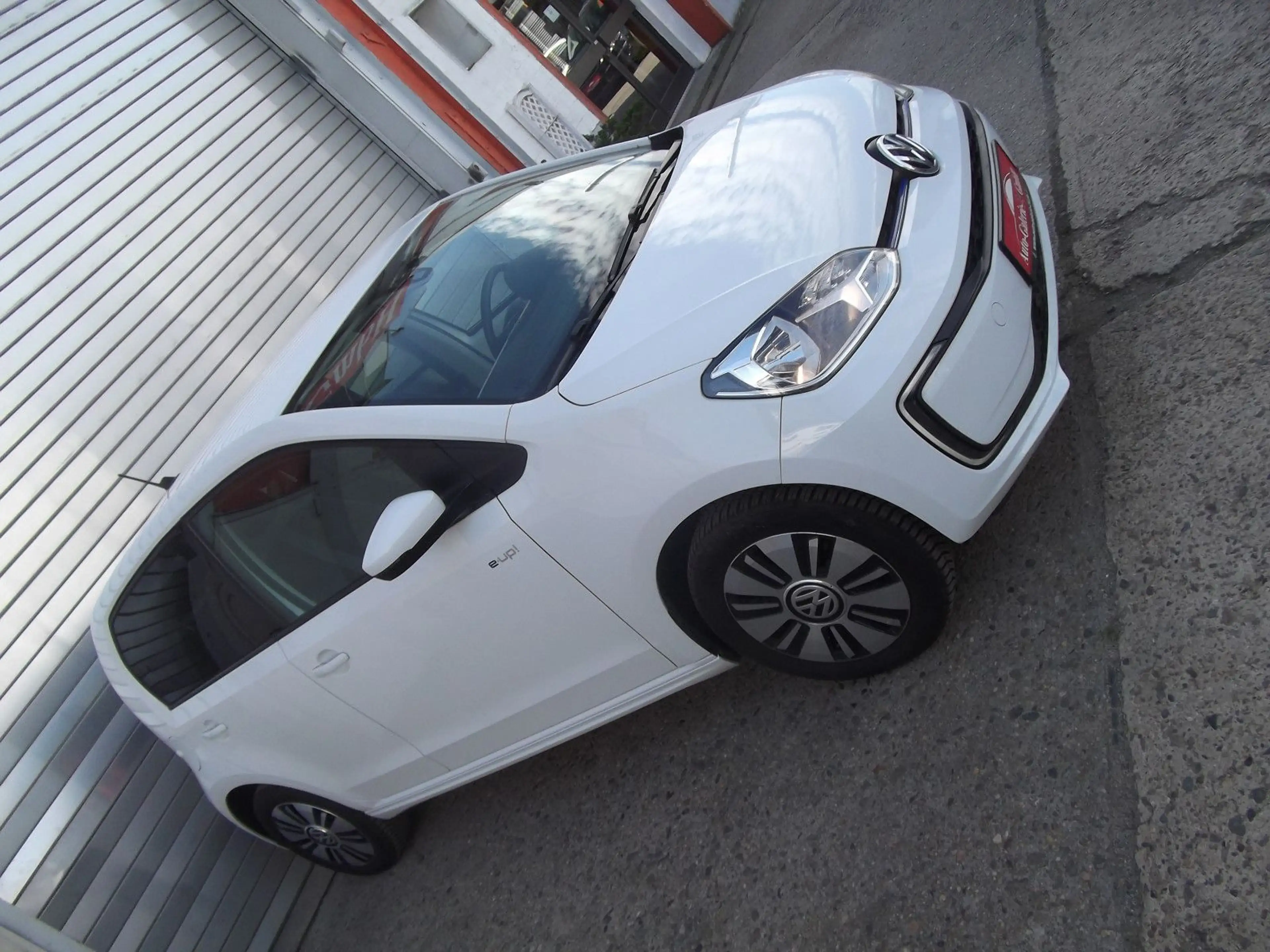 Volkswagen up! e-up! — photo 23