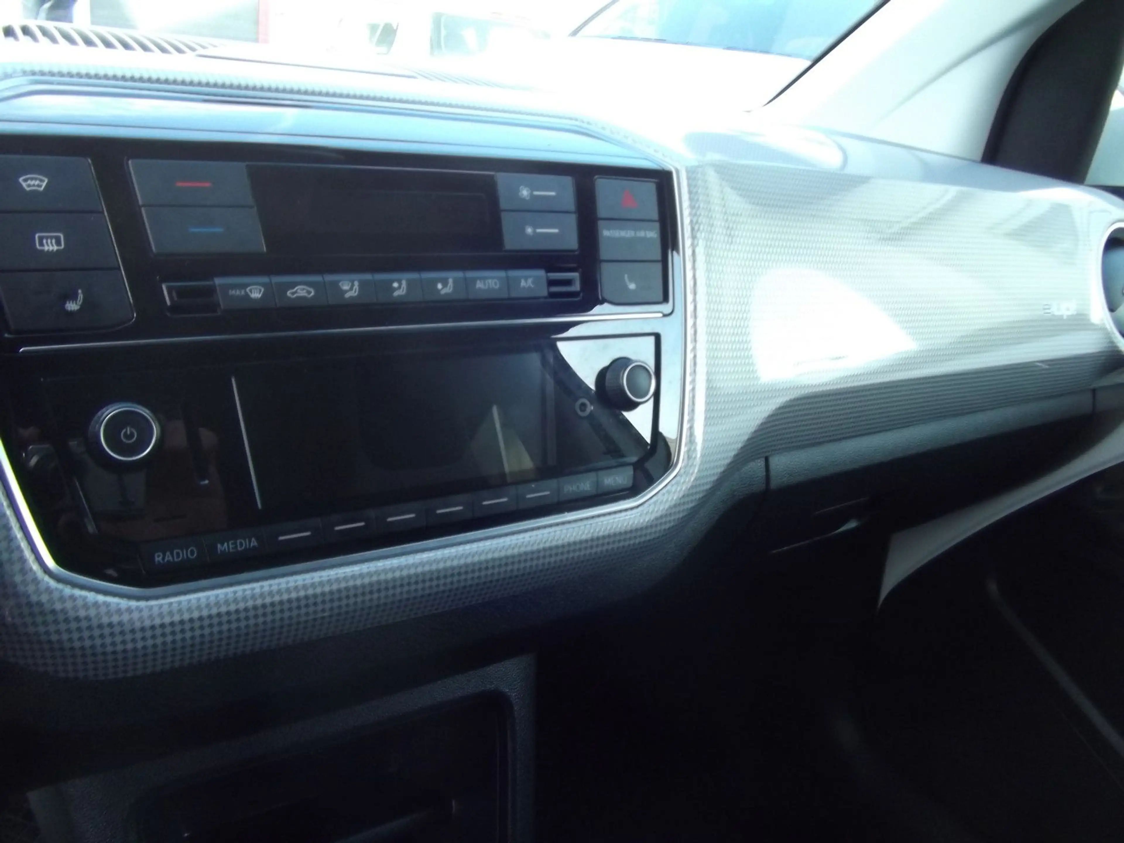 Volkswagen up! e-up! — photo 10