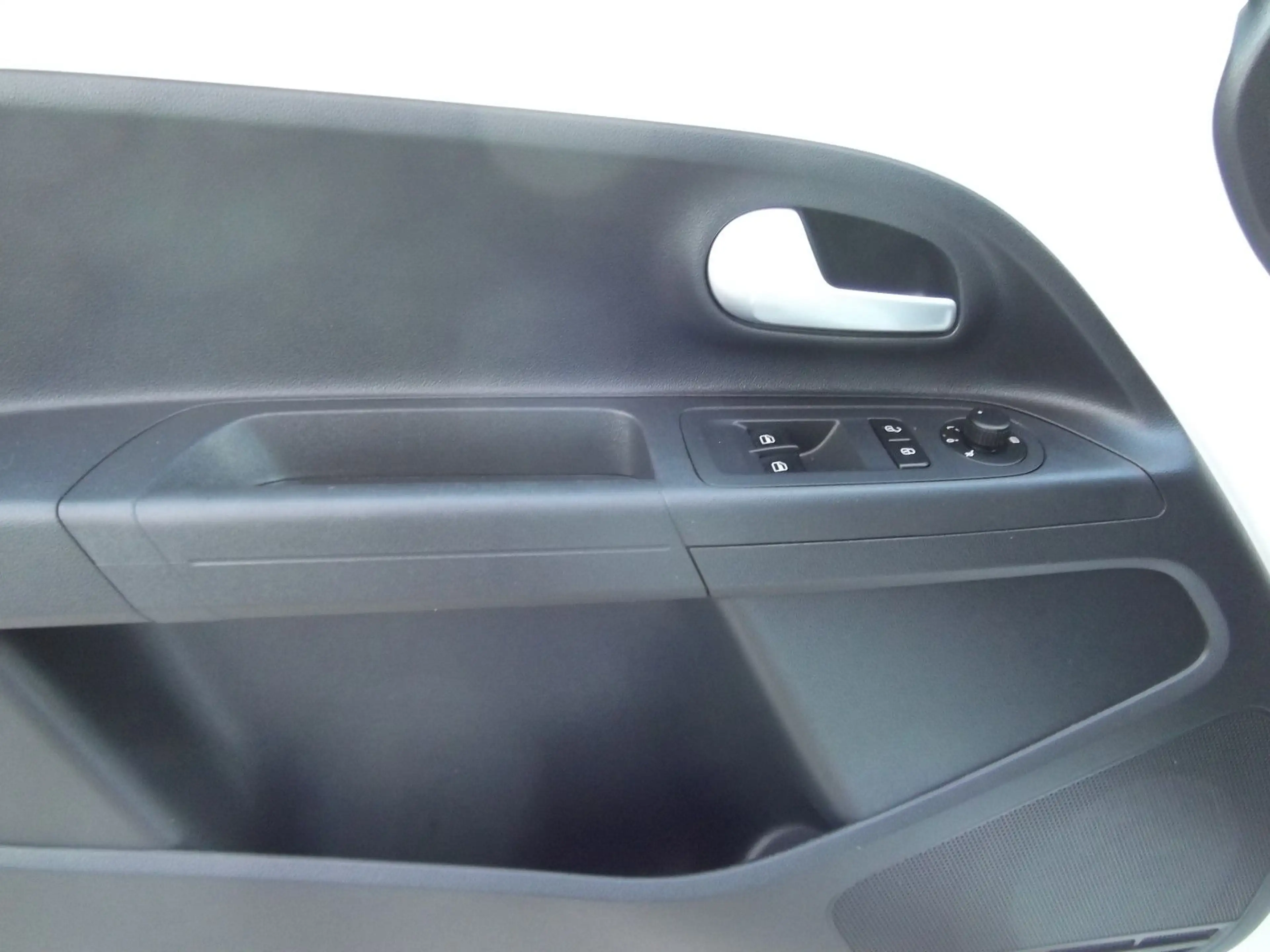 Volkswagen up! e-up! — photo 16