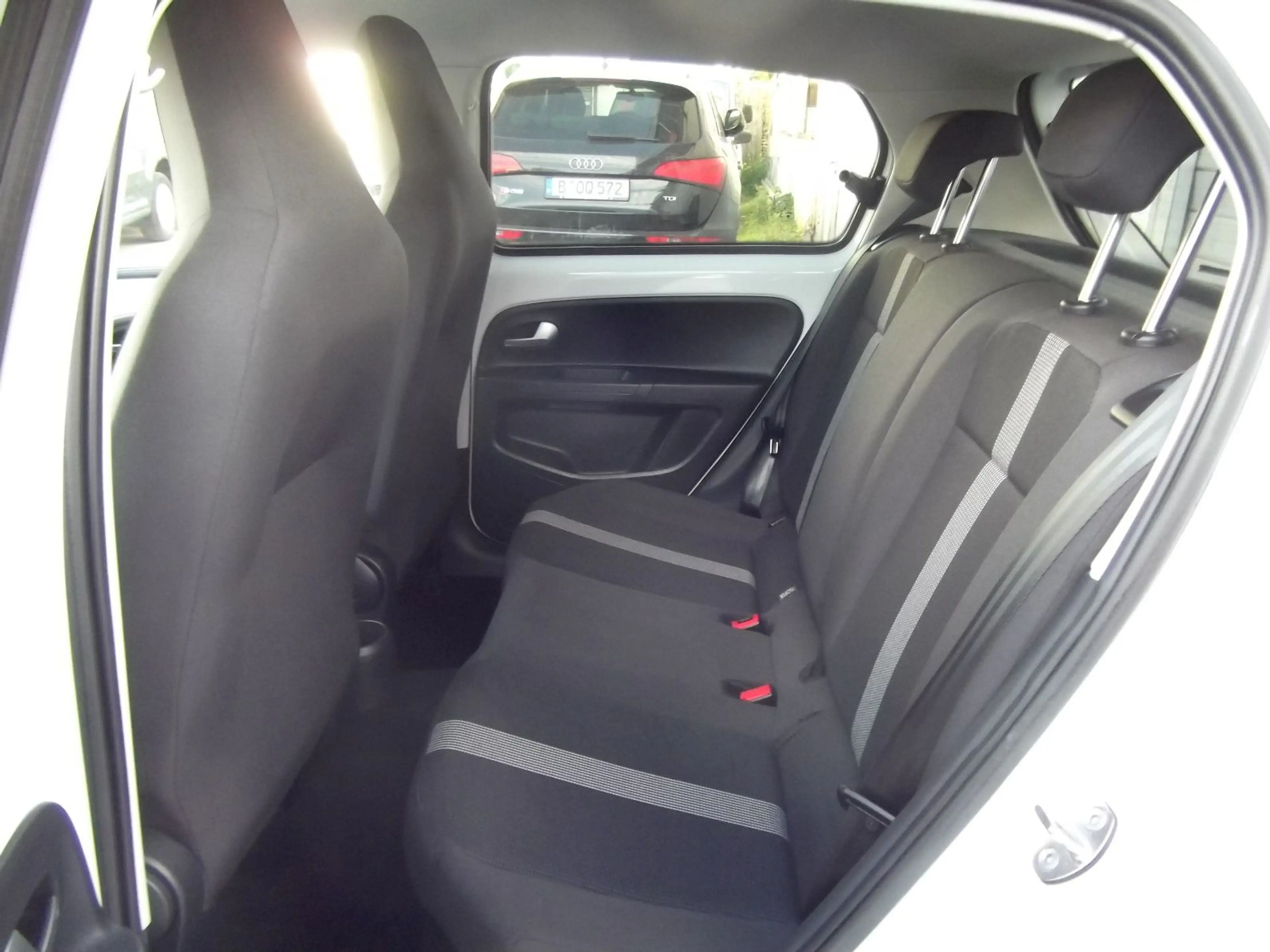 Volkswagen up! e-up! — photo 15