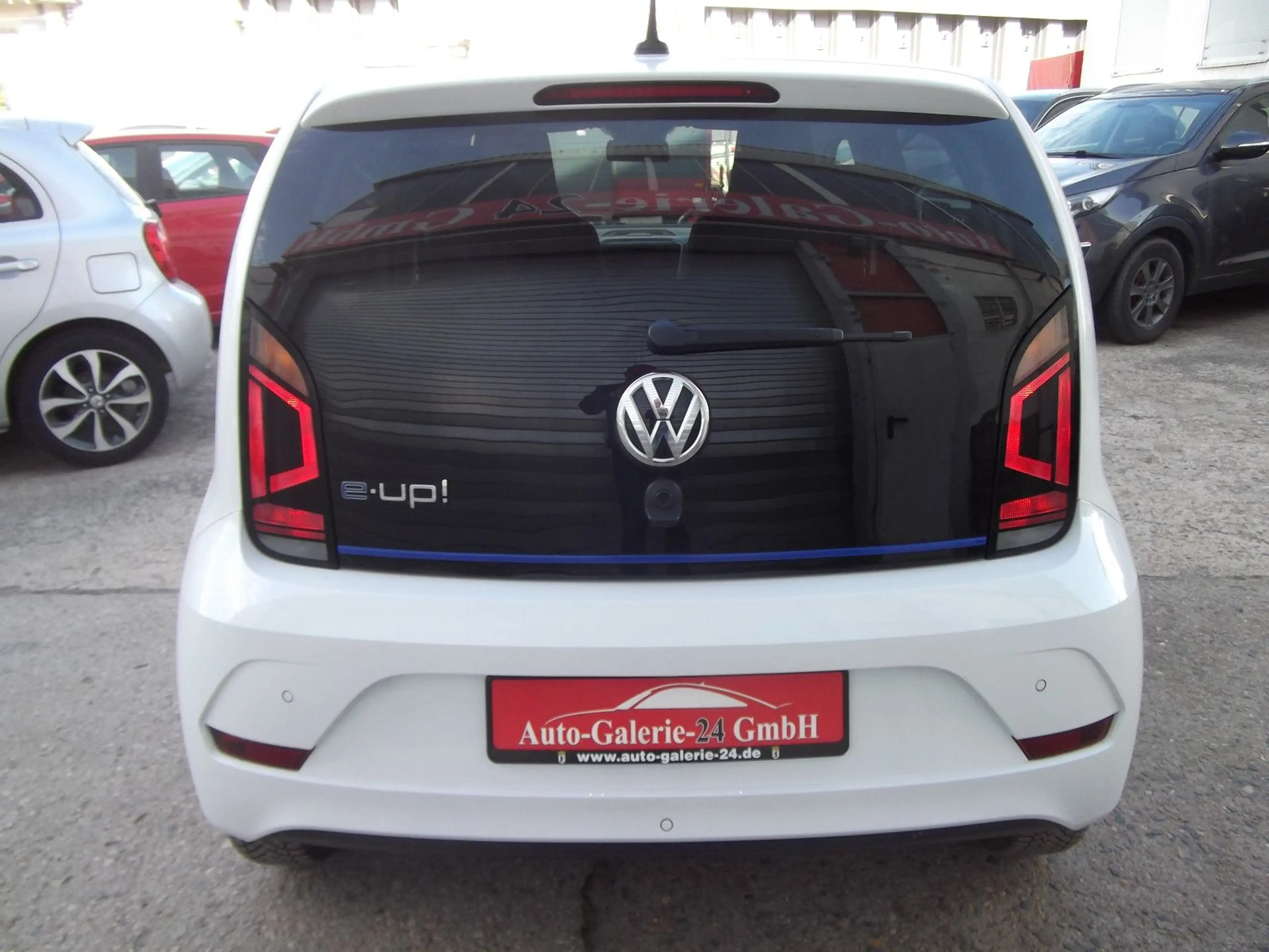 Volkswagen up! e-up! — photo 21
