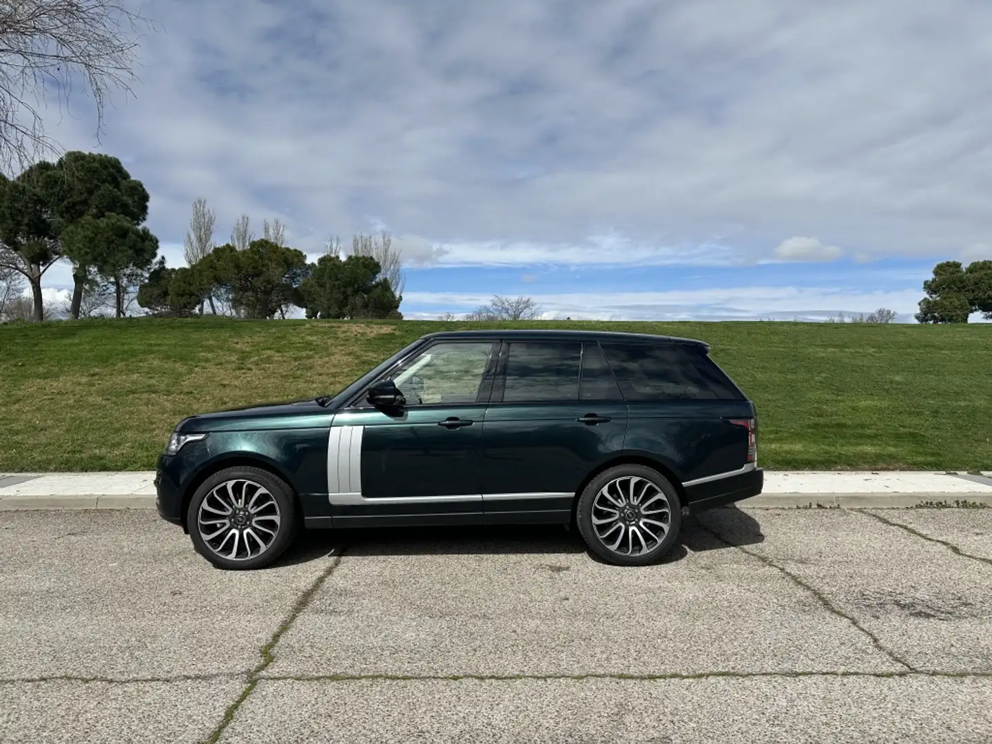 Land Rover Range Rover 3.0TDV6 Vogue Aut. Groen - 2