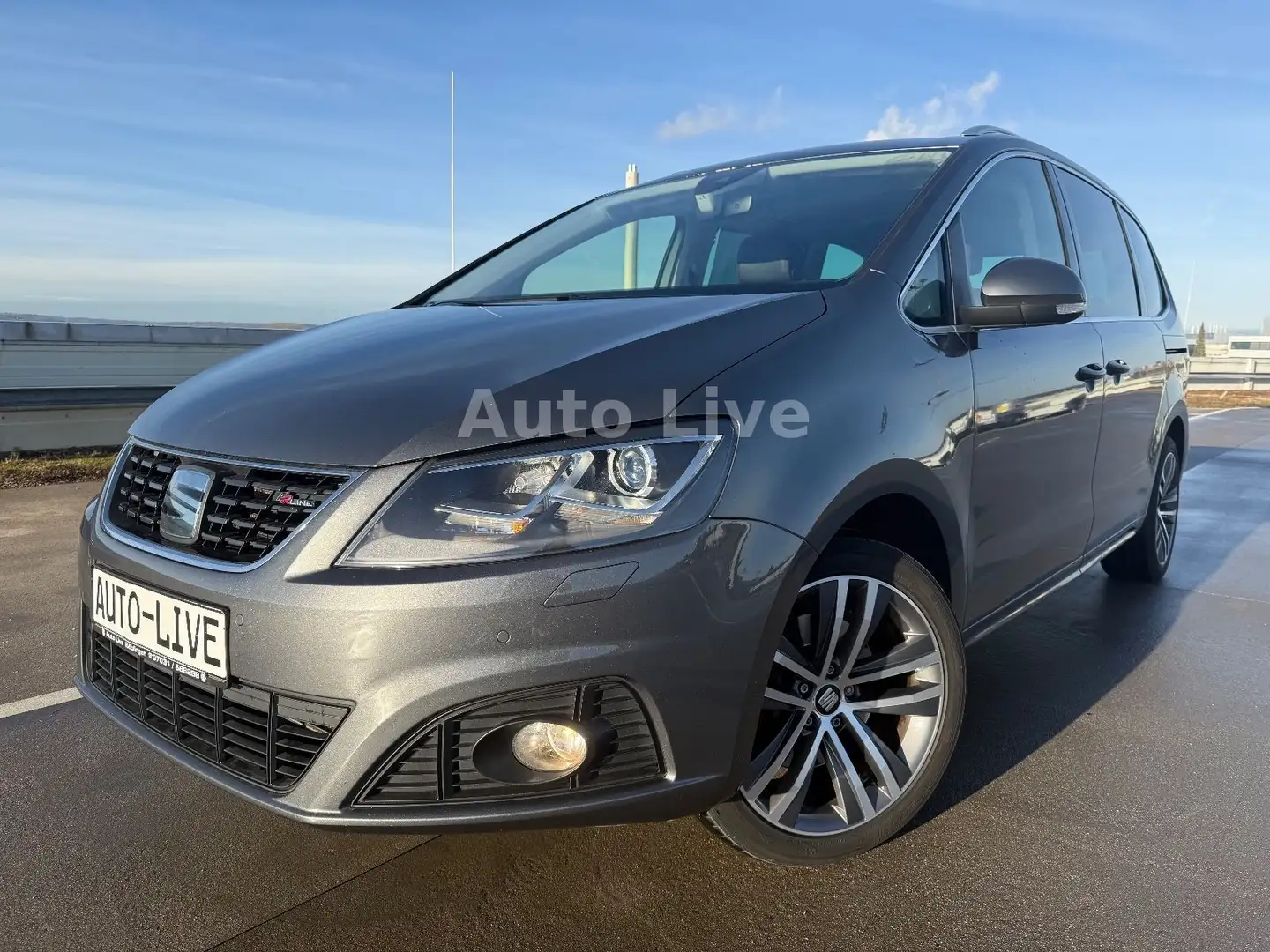 SEAT Alhambra 2.0 TDI*4Drive*FR LINE*7xSTZE*NAVI*LED! Grau - 1