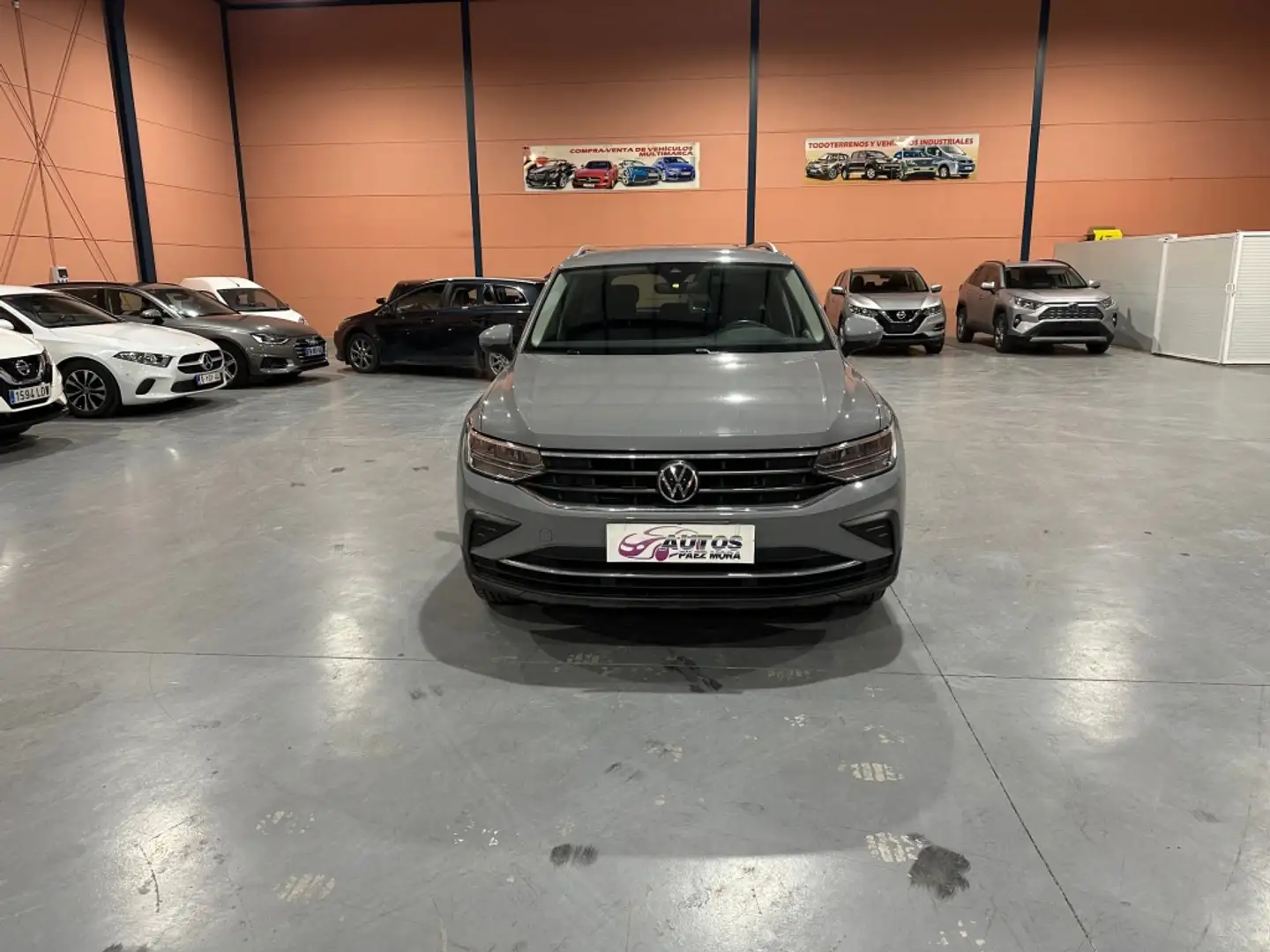 Volkswagen Tiguan 2.0TDI R-Line DSG 110kW Gris - 2