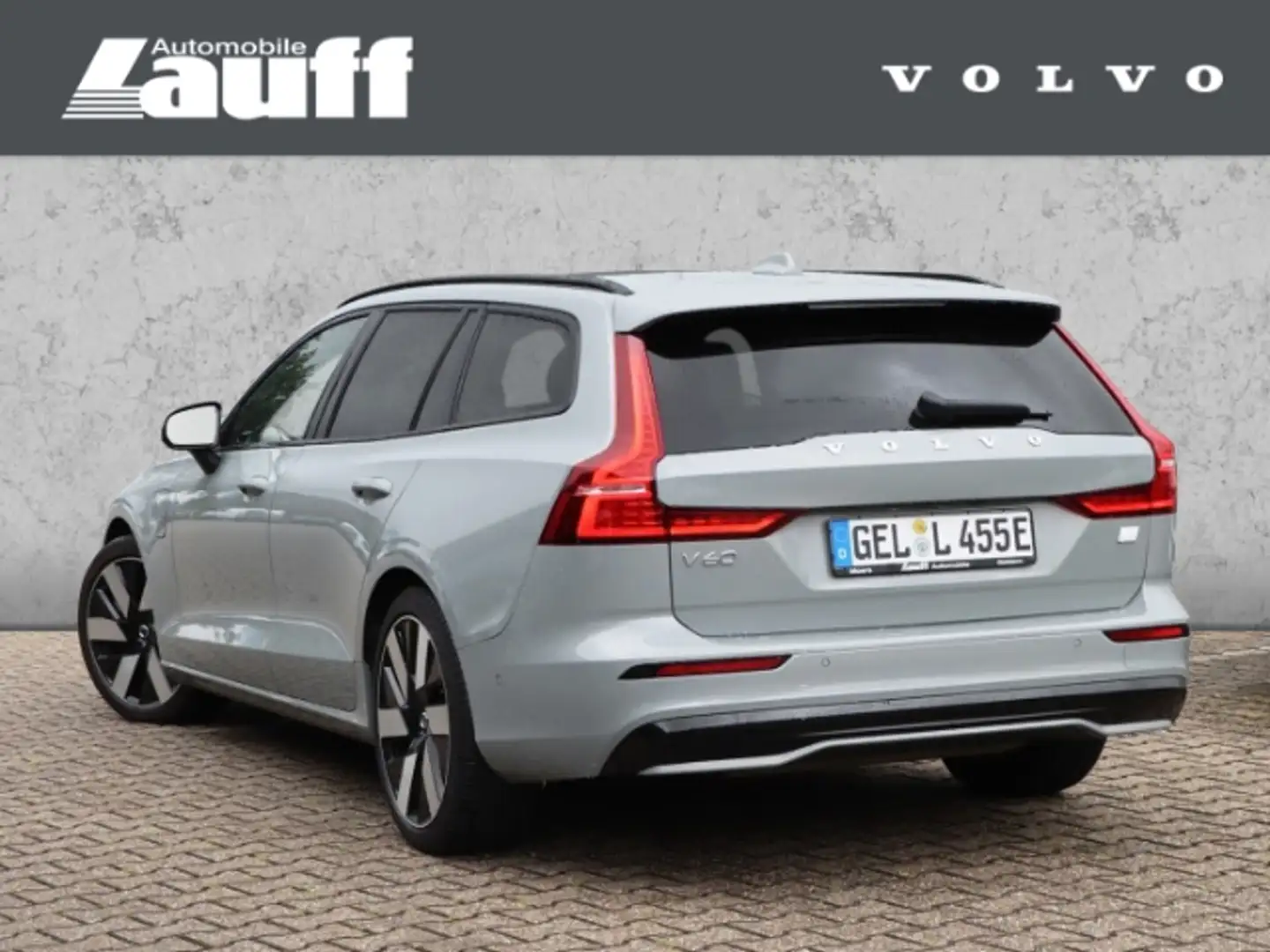 Volvo V60 T8 PHEV AWD Ultimate Dark B&W Tailored Wool Grau - 2