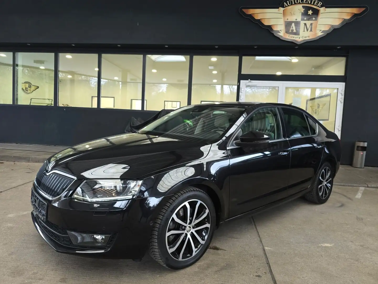 Skoda Octavia Lim. 1.8 DSG Style PANORAMA/KAMERA/ACC Schwarz - 1