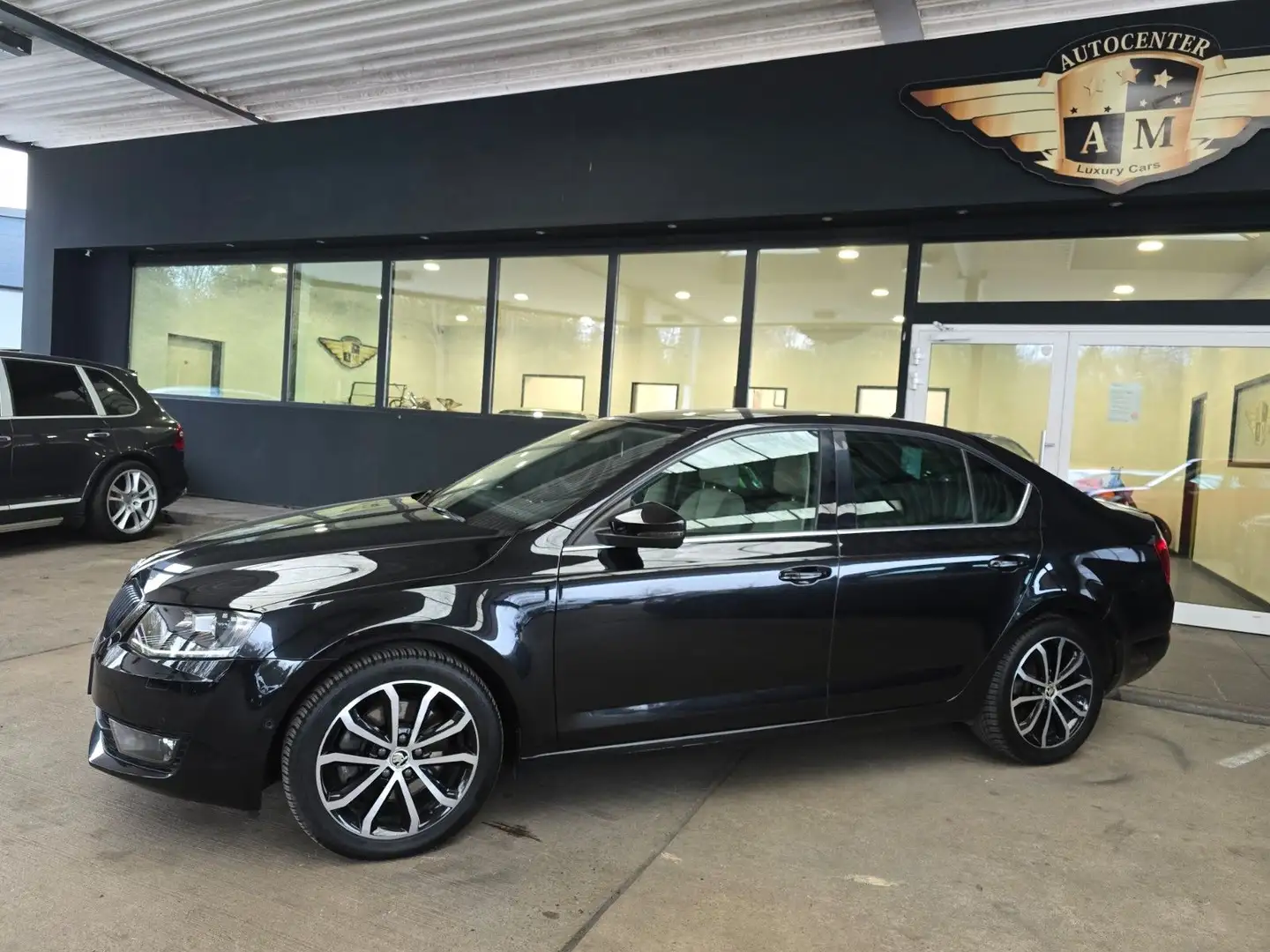 Skoda Octavia Lim. 1.8 DSG Style PANORAMA/KAMERA/ACC Schwarz - 2