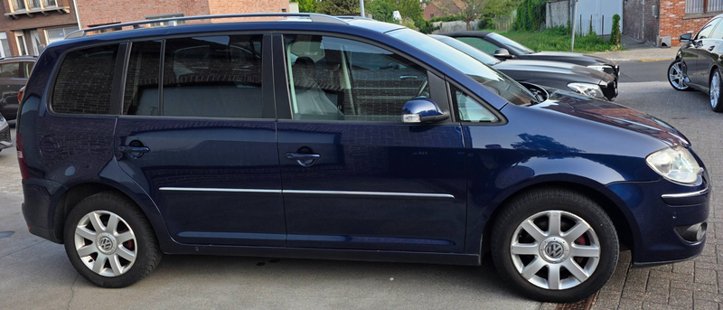 Volkswagen Touran 1.4 TSI — photo 4