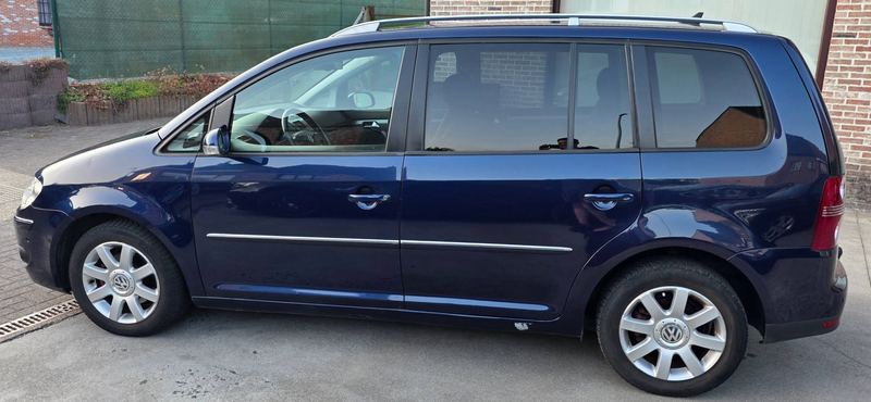Volkswagen Touran 1.4 TSI — photo 8