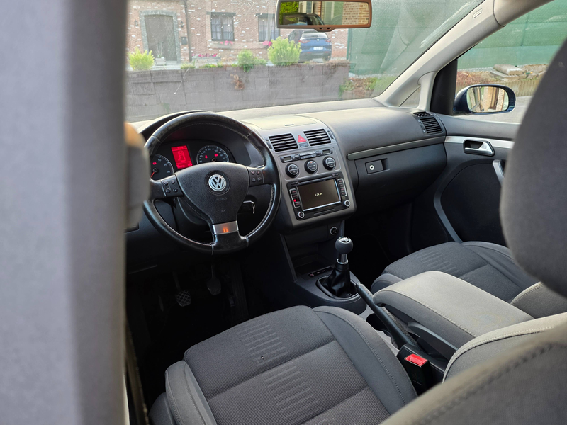 Volkswagen Touran 1.4 TSI — photo 15
