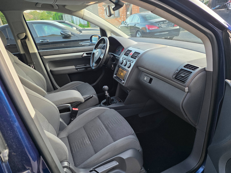 Volkswagen Touran 1.4 TSI — photo 13