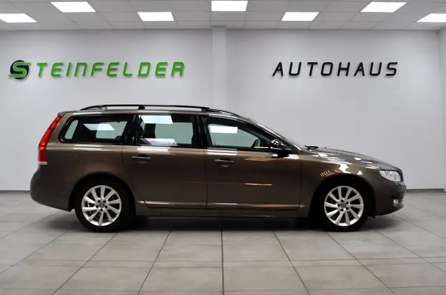 Volvo V70 view 8