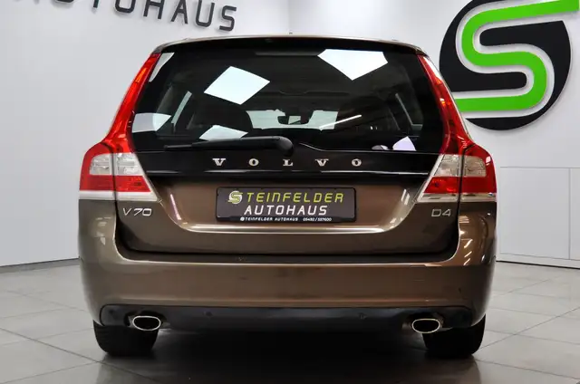Volvo V70 view 6