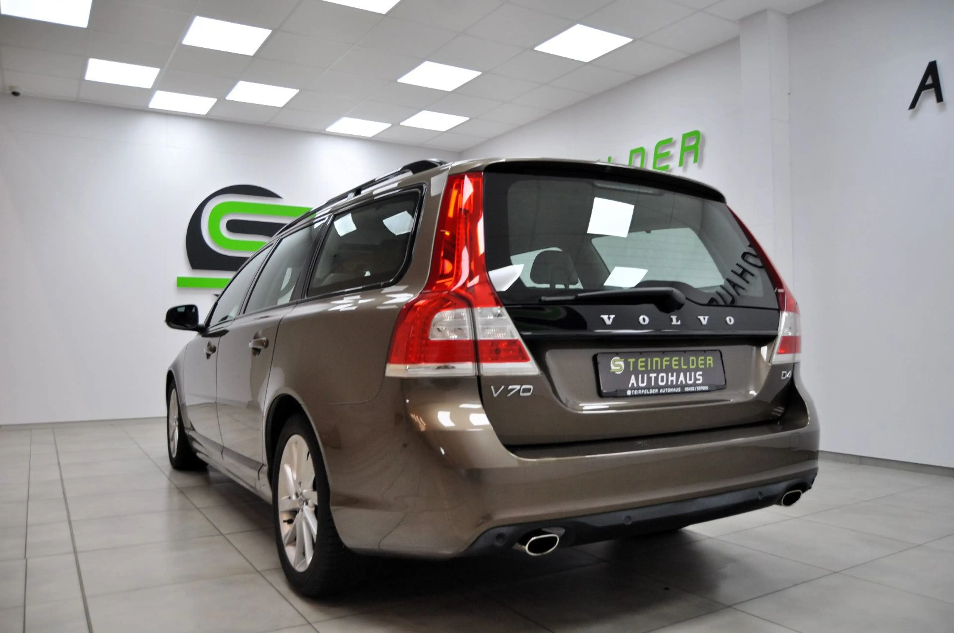 Volvo V70 2.0 D4 Linje Svart / SHZ / MEMORY / S-DACH — photo 5