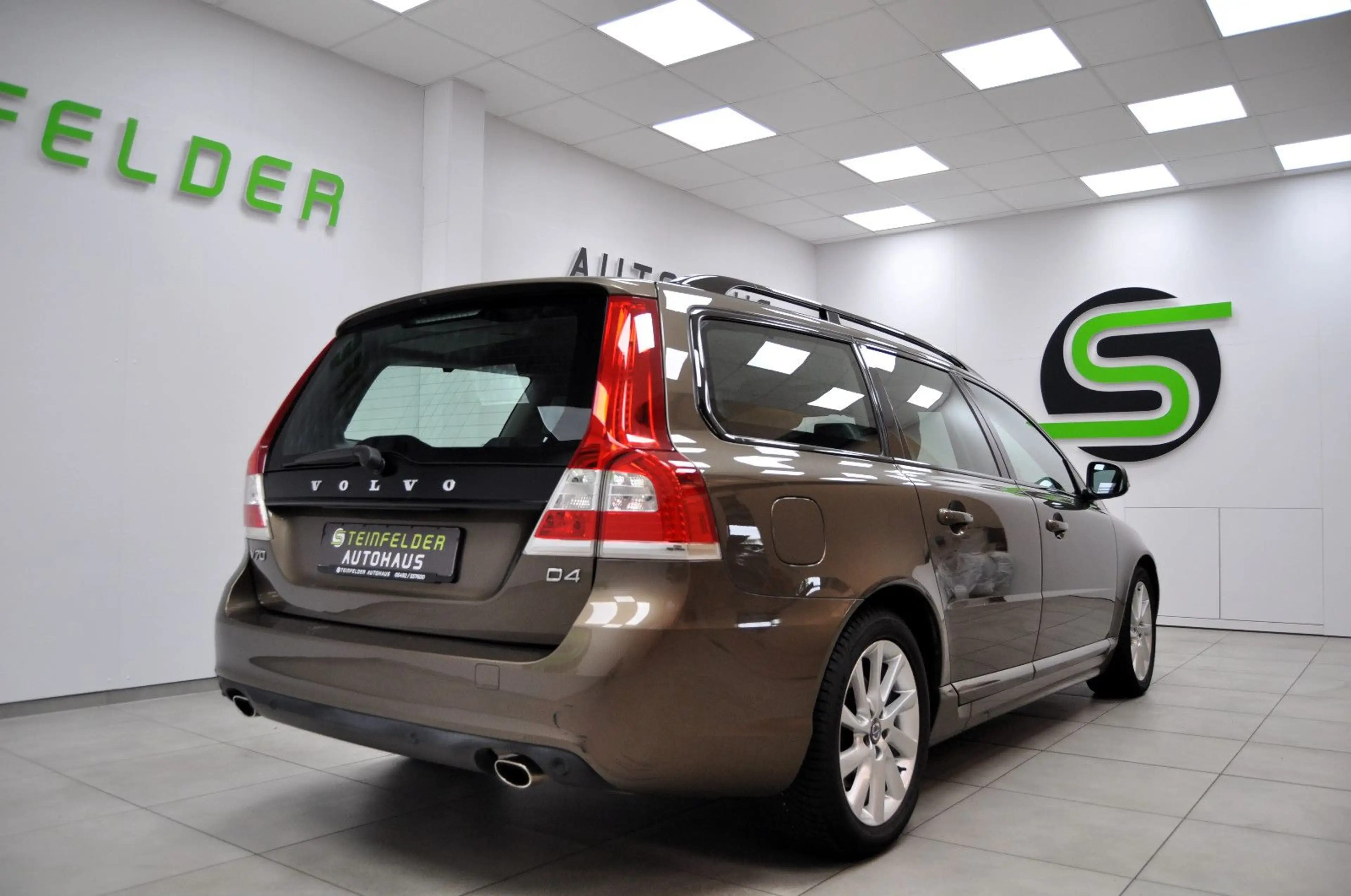 Volvo V70 2.0 D4 Linje Svart / SHZ / MEMORY / S-DACH — photo 7