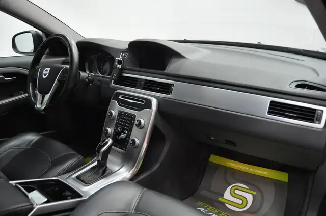 Volvo V70 view 10