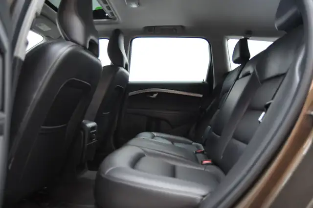 Volvo V70 view 13