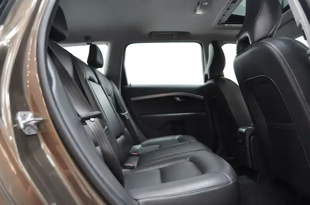Volvo V70 view 14