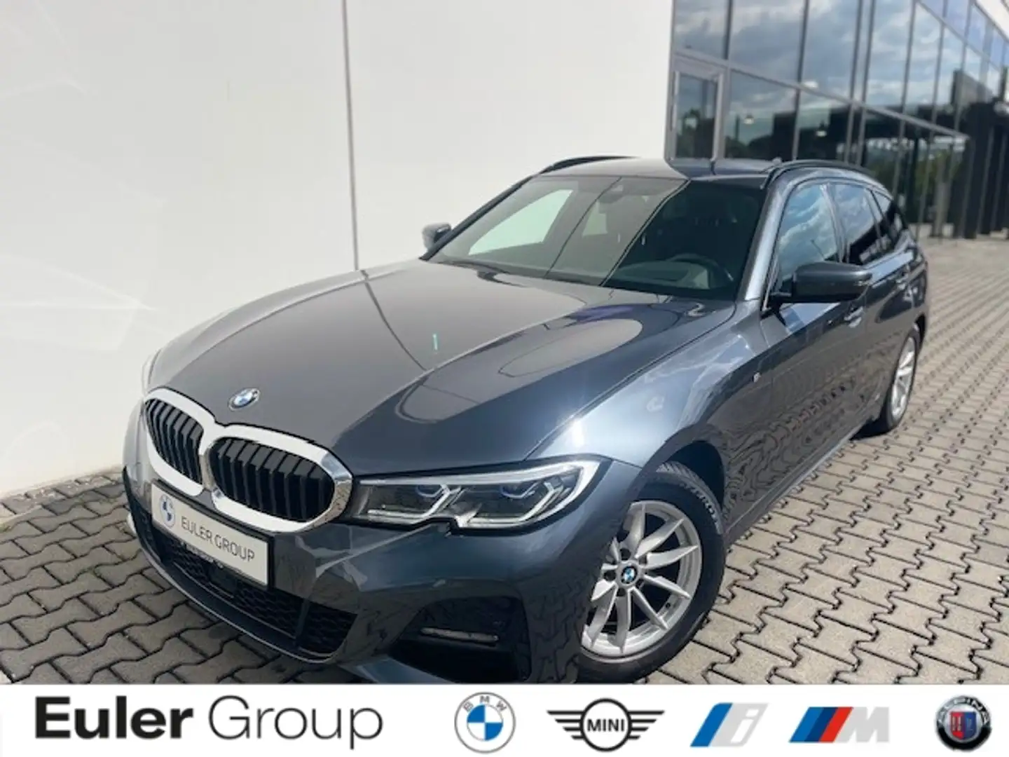 BMW 320 iA Touring M-Sport ACC HUD Parkass Keyless Grau - 1