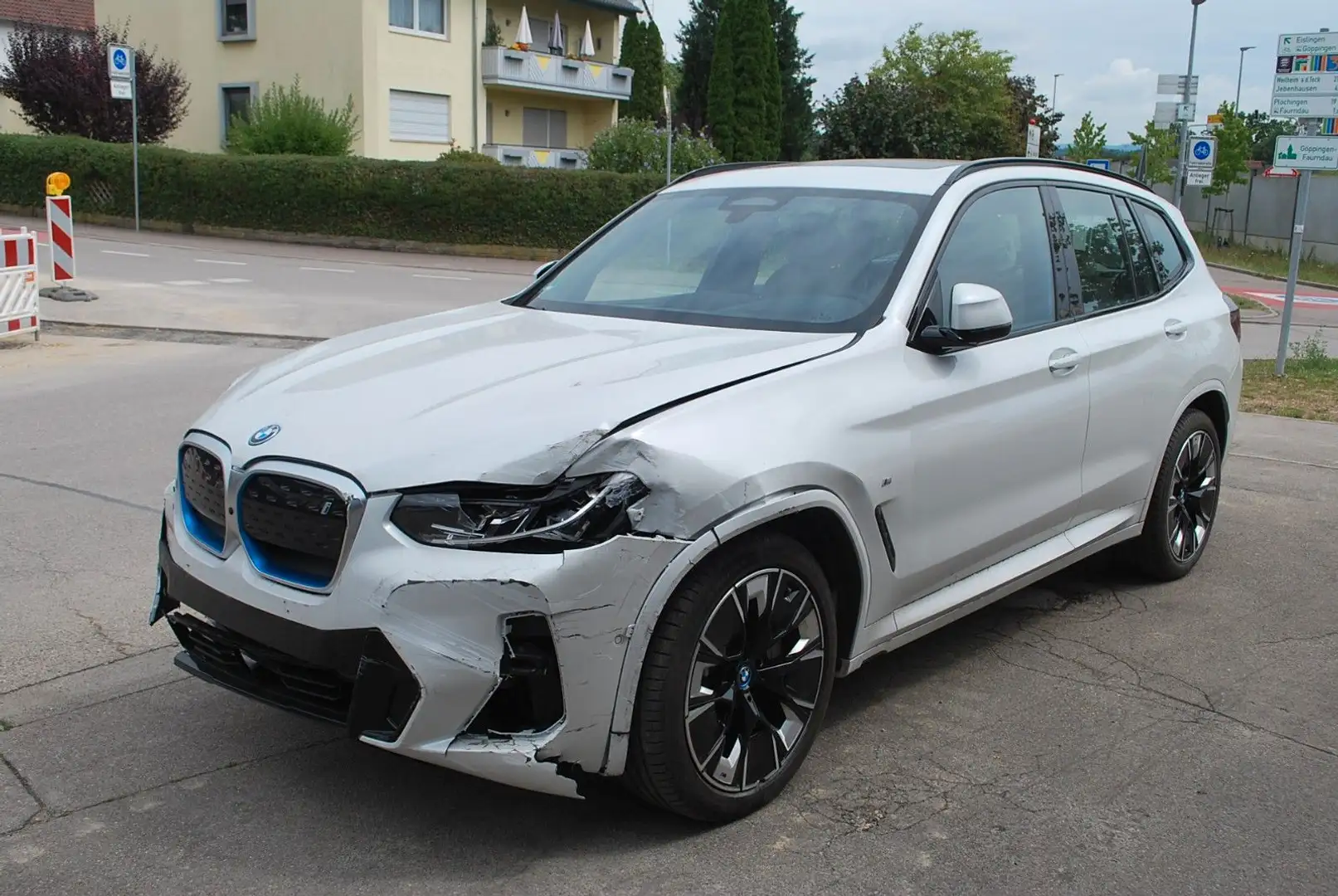 BMW iX3 Impressive* M Sport*ACC*Lane*Kamera*Panorama Blanc - 1