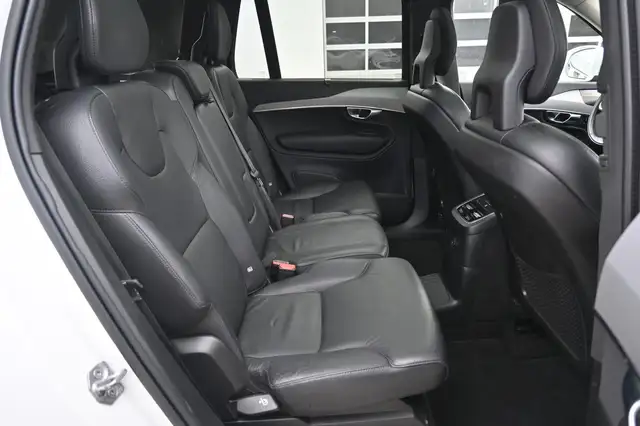 Volvo XC90 view 14
