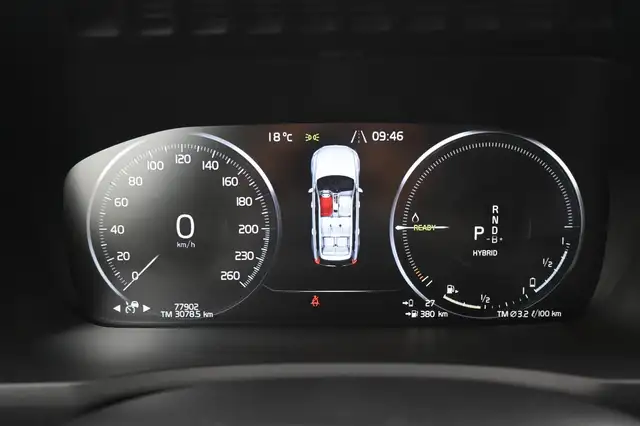 Volvo XC90 view 19