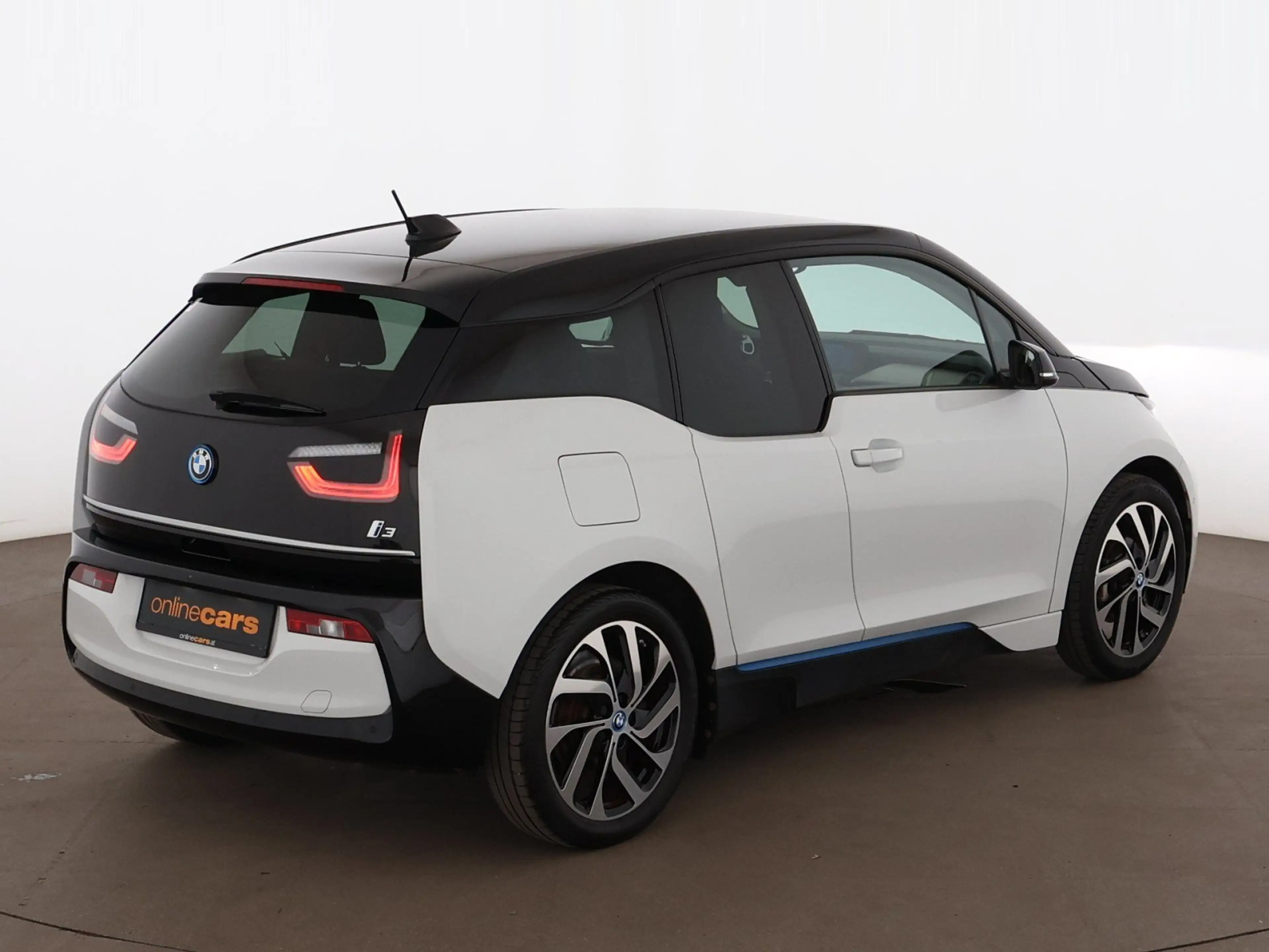 BMW i3 42kWh Aut LED NAVI R-CAM SITZHZG TEMPOMAT PDC — photo 8