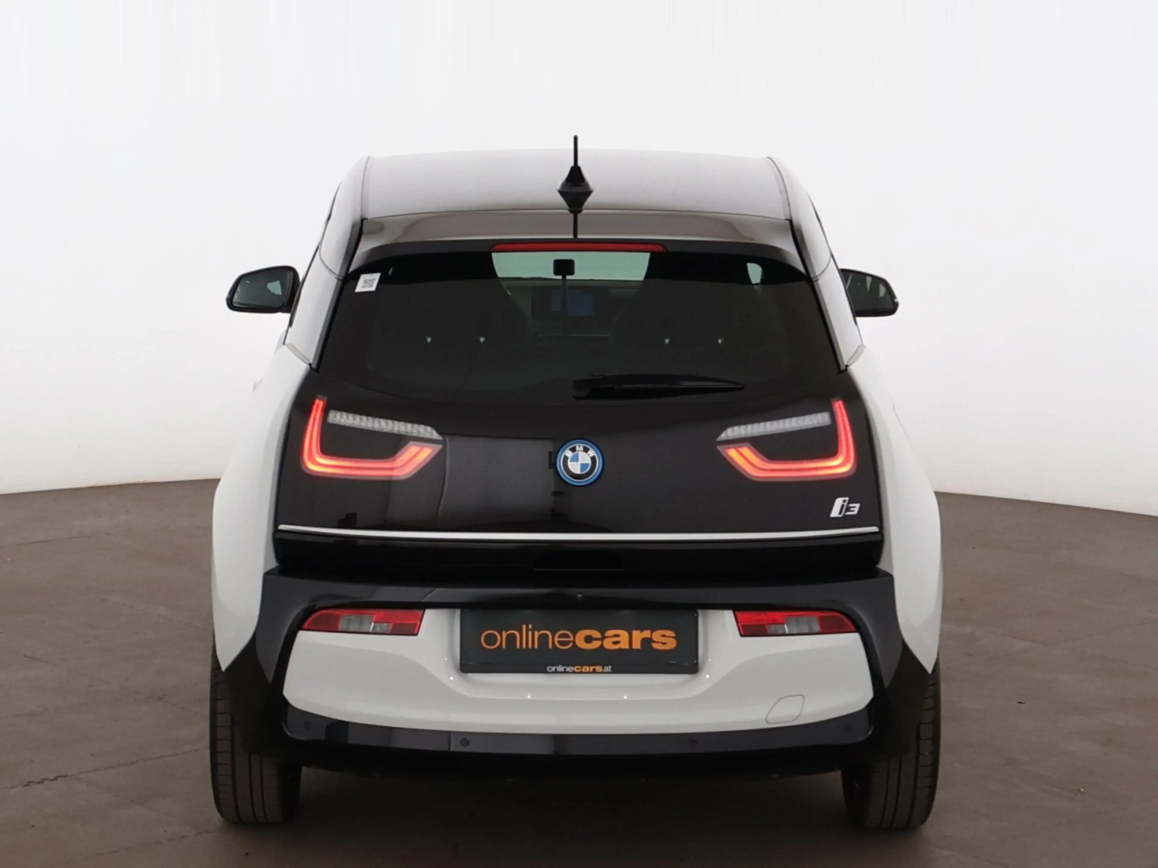 BMW i3 42kWh Aut LED NAVI R-CAM SITZHZG TEMPOMAT PDC — photo 7