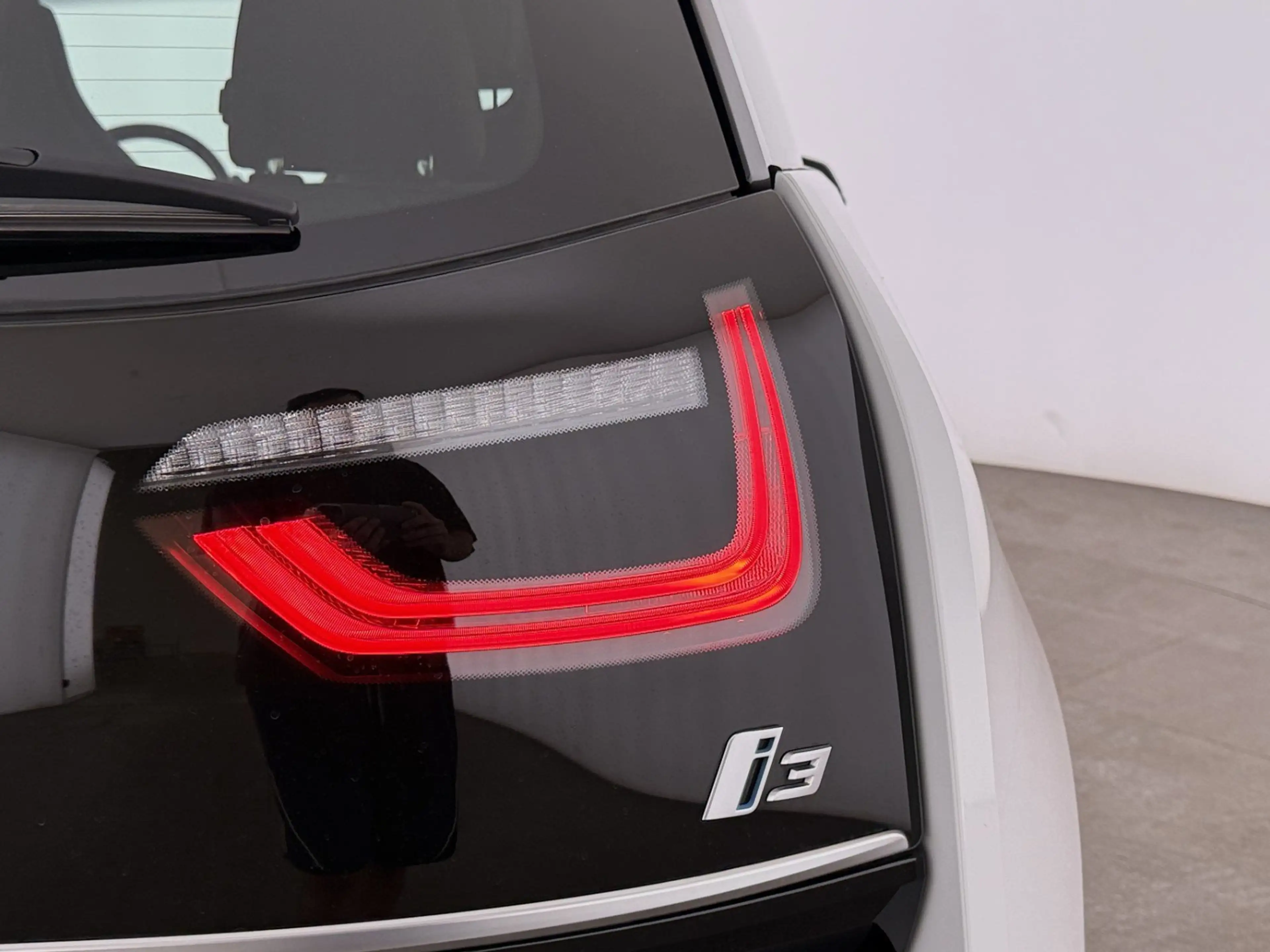 BMW i3 42kWh Aut LED NAVI R-CAM SITZHZG TEMPOMAT PDC — photo 11