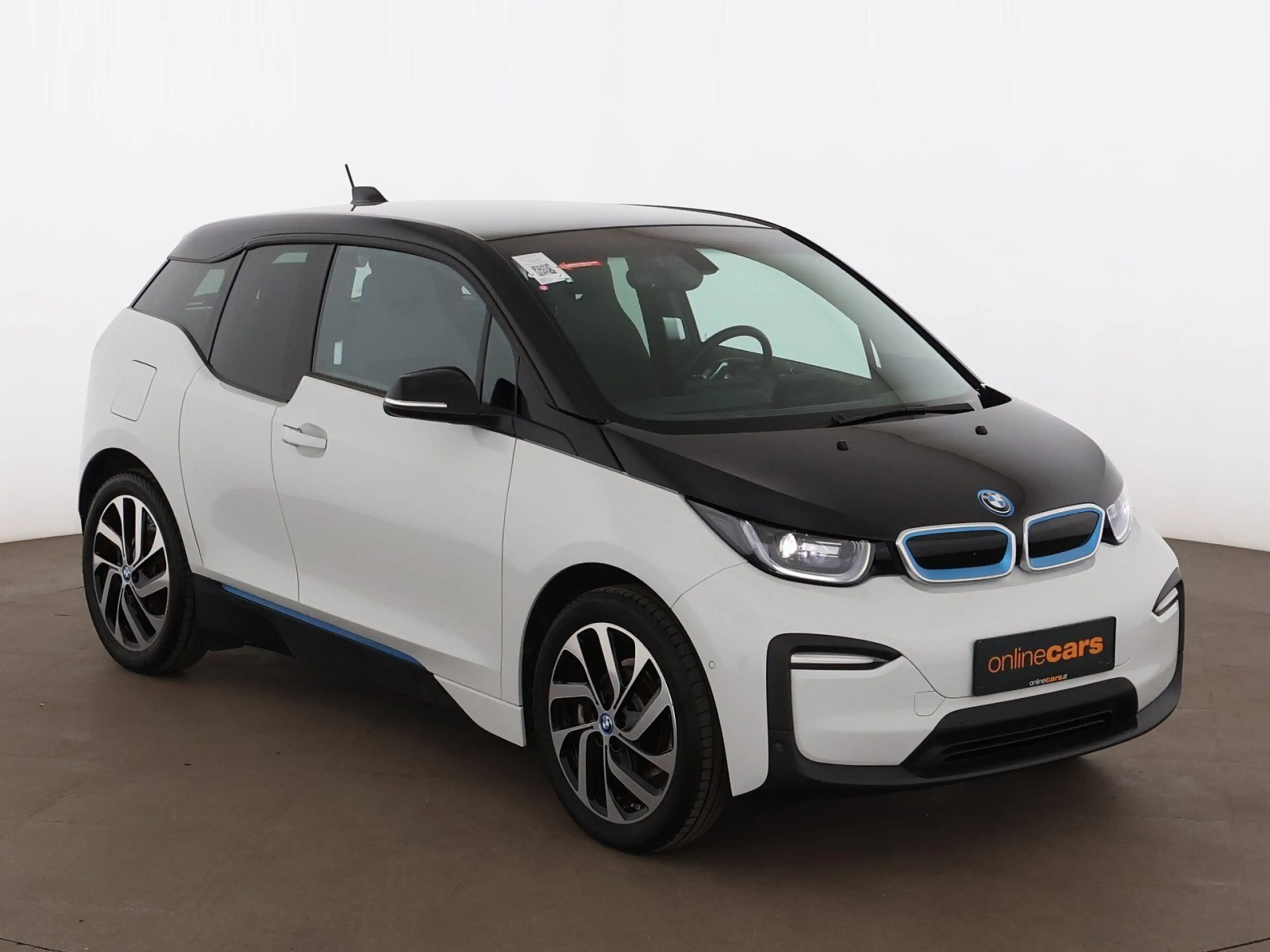 BMW i3 42kWh Aut LED NAVI R-CAM SITZHZG TEMPOMAT PDC — photo 4